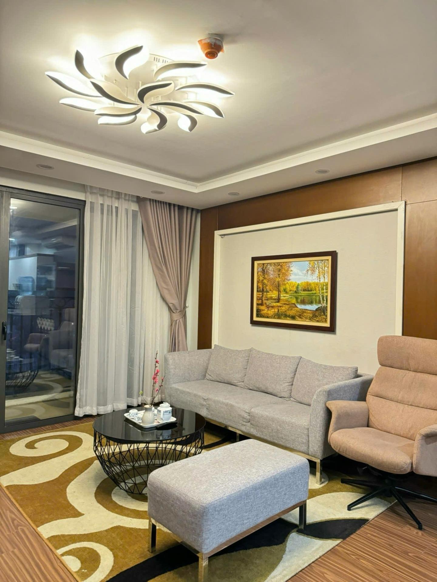 Cần bán căn 88 m2, giá 14,8 tỷ tại Đường Đặng Thai Mai - Quảng An - Tây Hồ - Hà Nội