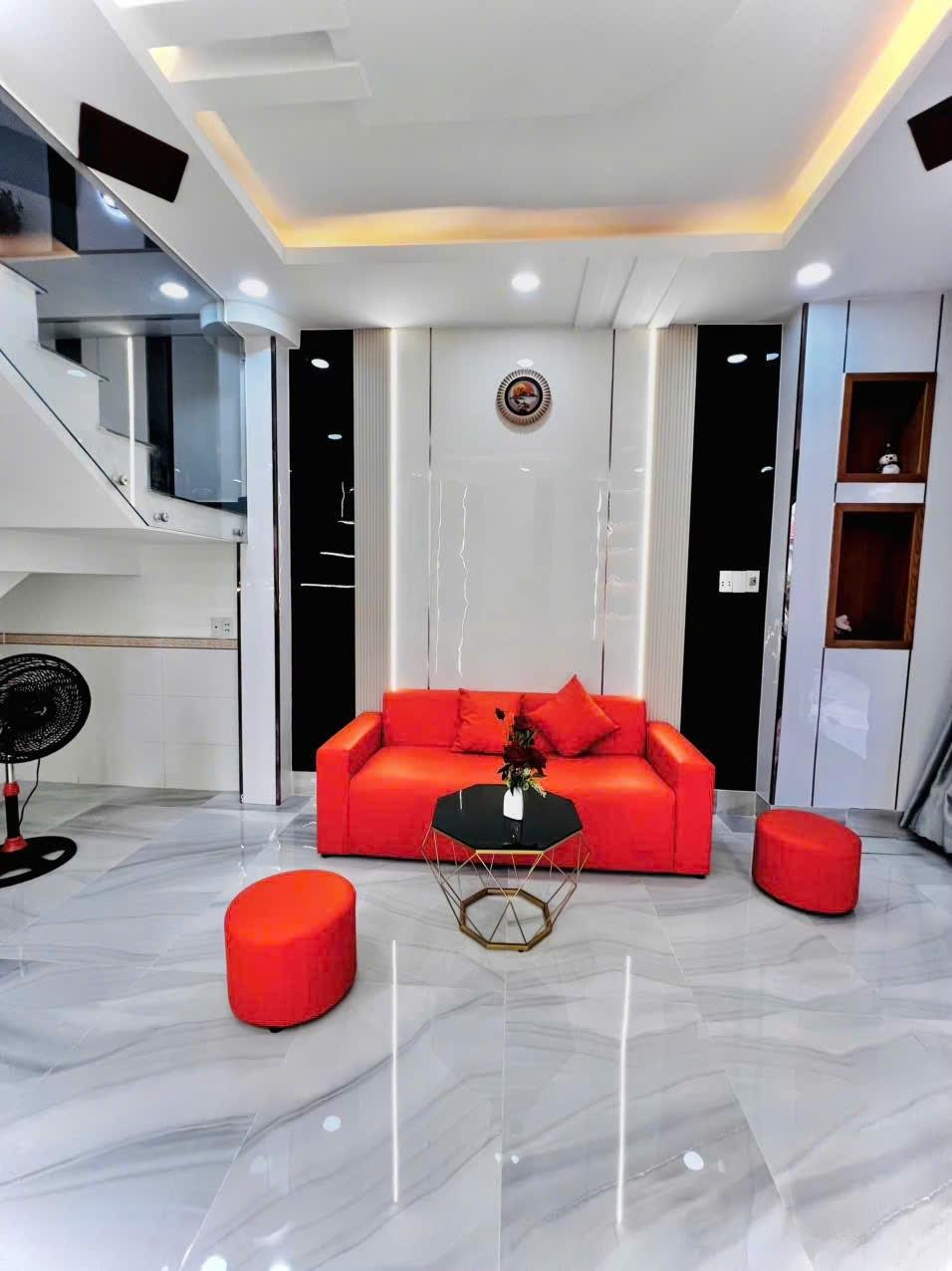 Bán nhanh căn nhà riêng 44 m2, hướng Tây-Nam tại Đường Phạm Văn Chiêu - 14 - Gò Vấp, giá 5,4 tỷ