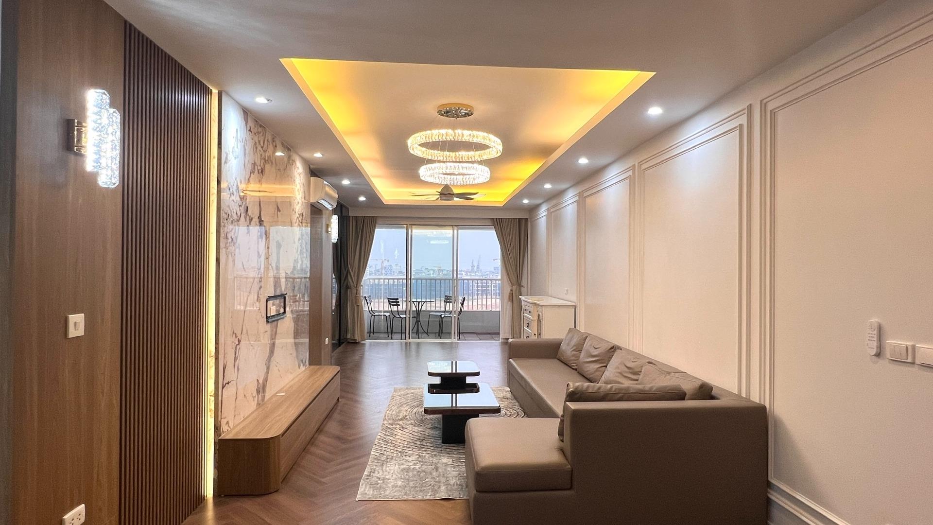 Cần bán căn chung cư 145 m2, giá 18 tỷ tại Quận Tây Hồ - Hà Nội