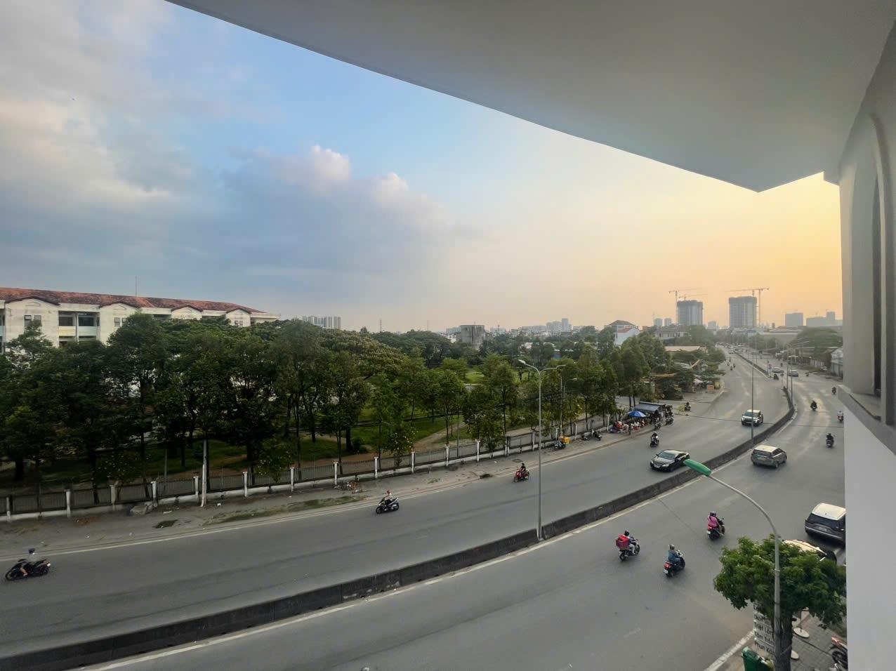 Cho thuê nhà mặt phố đẹp tại Đường Liên Phường - Phú Hữu - Quận 9, 132 m2, giá 55 tr/tháng