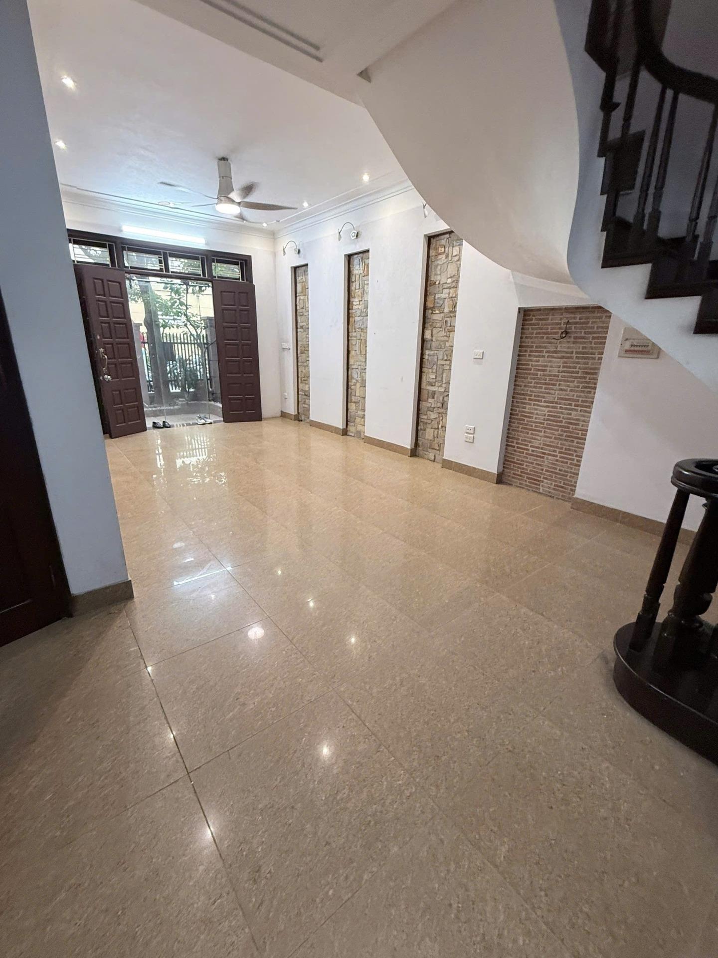 Cho thuê gấp nhà biệt thự, liền kề 180 m2 tại Nam Từ Liêm - Hà Nội, giá 40 tr/tháng