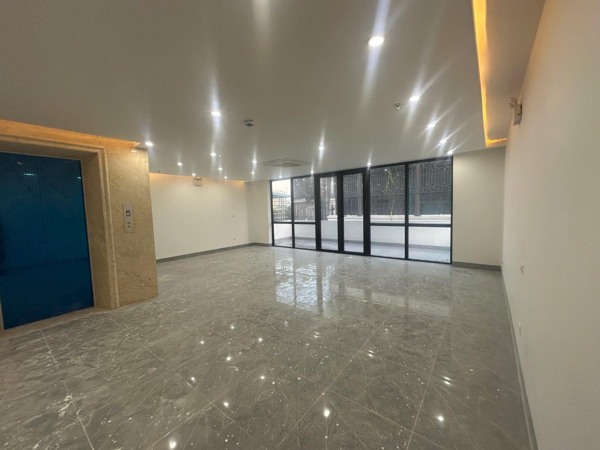 Cần bán ngay nhà riêng 130 m2 tại Phố Lạc Trung - Vĩnh Tuy - Hai Bà Trưng - Hà Nội, giá 85 tỷ