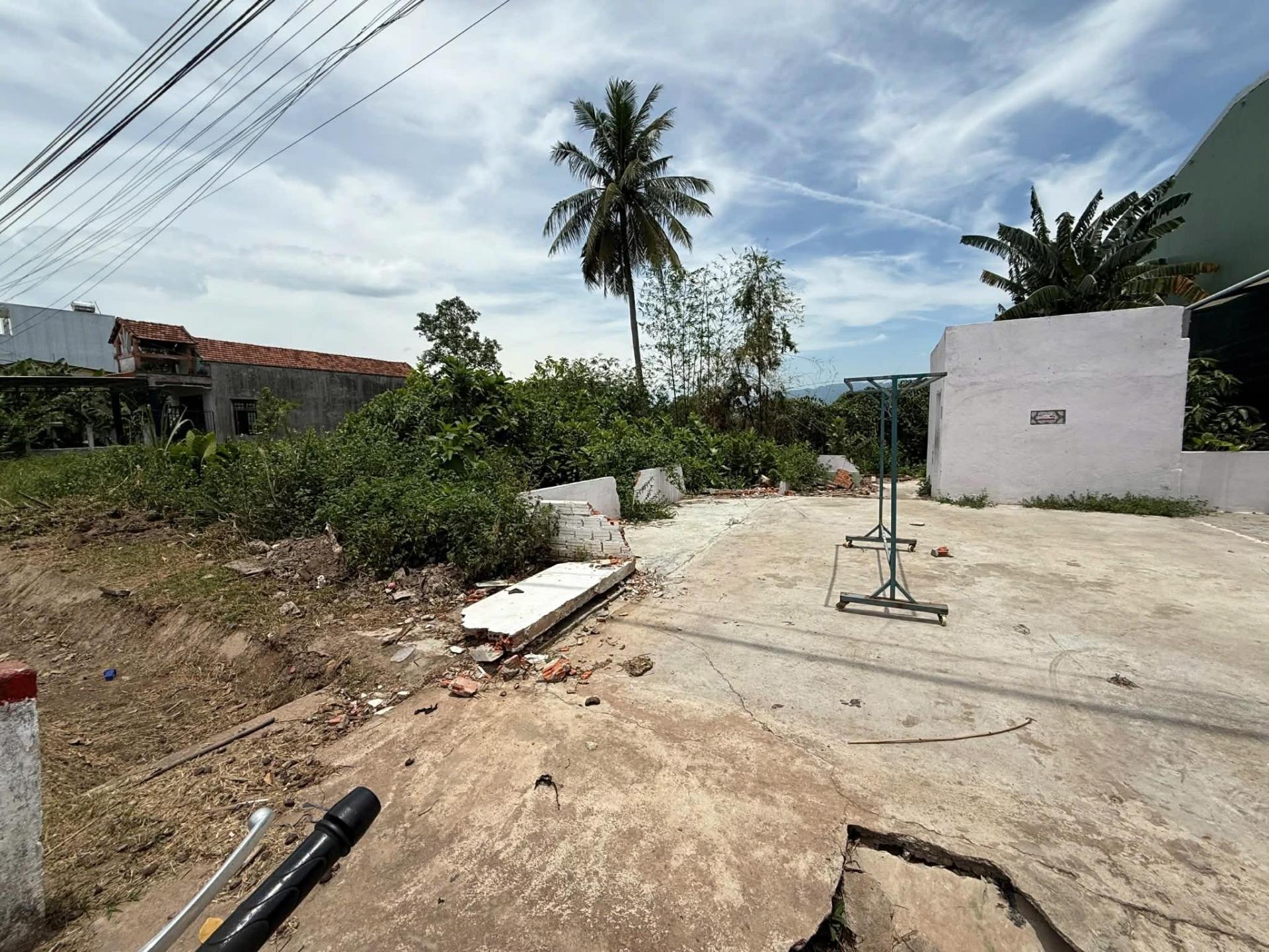 Bán gấp mảnh đất 332 m2, hướng Đông-Nam tại Xã Duy Hòa - Duy Xuyên - Quảng Nam, giá 2,9 tỷ