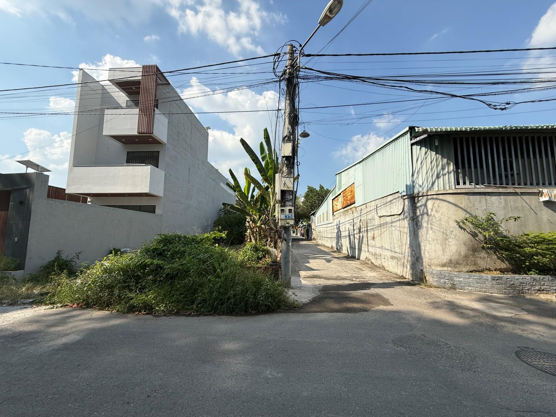 Chuyển nhượng miếng đất 240 m2, hướng Nam tại Phường Phú Mỹ - Thủ Dầu Một - Bình Dương, giá 5,7 tỷ