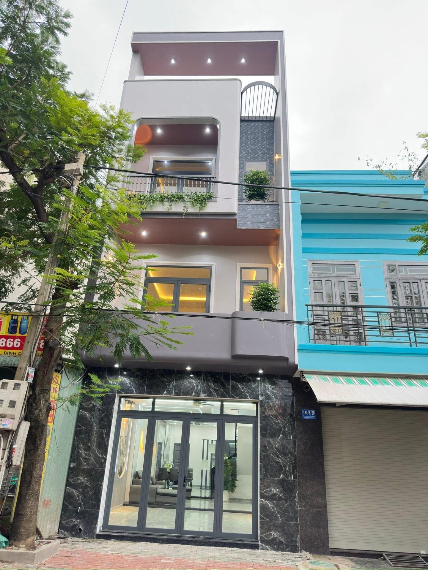 Chuyển nhượng nhà riêng sổ đỏ 70 m2, hướng Đông tại Đường 22/12 - Thuận An, giá 6,29 tỷ