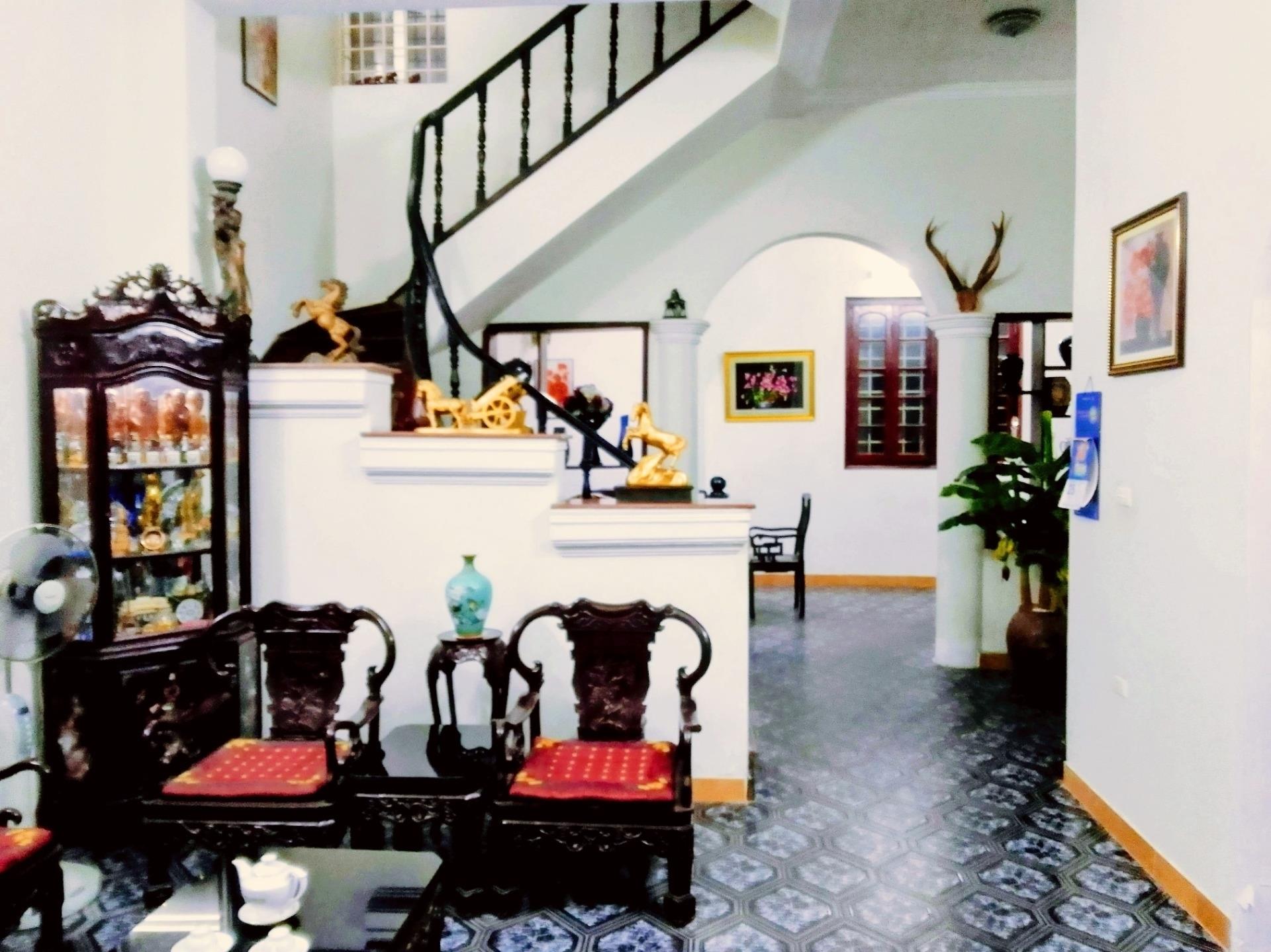 Cần bán nhà riêng sổ đỏ 132 m2, hướng Bắc tại Đường Vương Thừa Vũ - Thanh Xuân, giá 37,5 tỷ