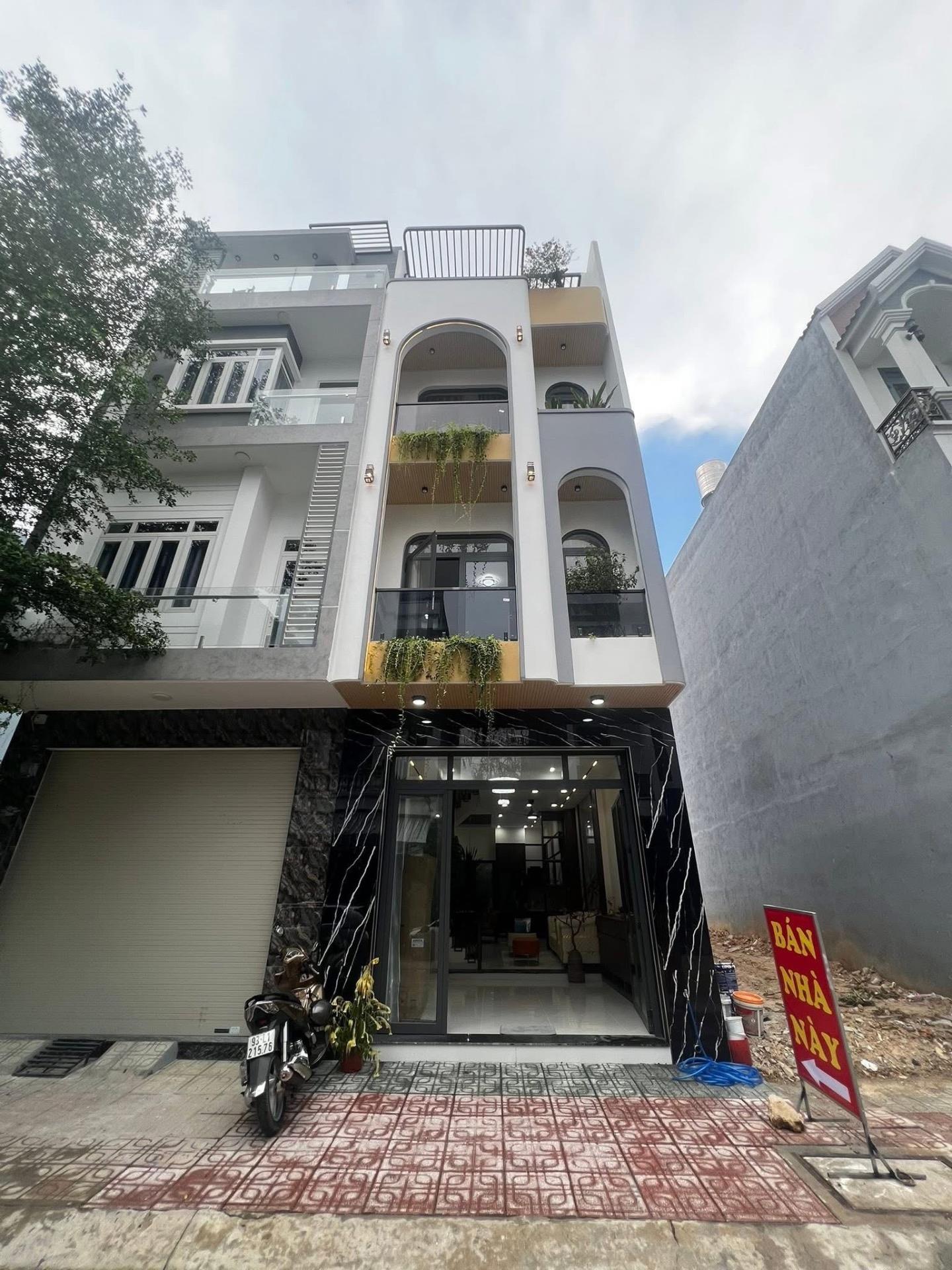 Sở hữu nhà 61 m2, hướng Đông tại Phường Bình Chuẩn - Thuận An - Bình Dương, giá 4,95 tỷ