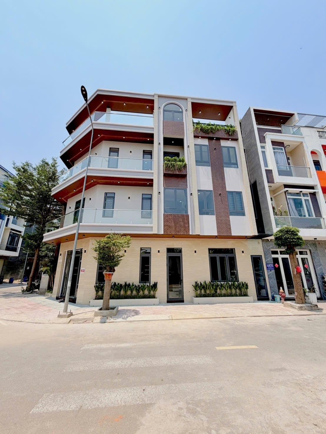 Chuyển nhượng nhà riêng sổ đỏ 67 m2, hướng Nam tại Đường 22/12 - Thuận Giao - Thuận An, giá 7,9 tỷ