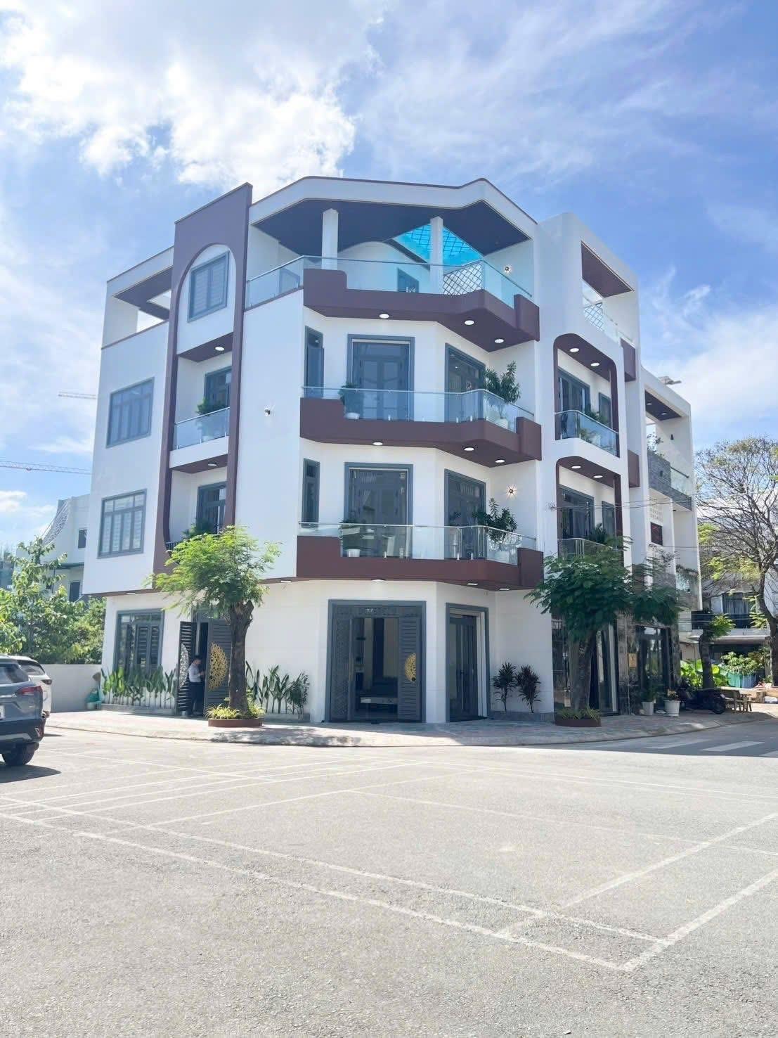 Chuyển nhượng nhà mặt phố đẹp 65 m2, hướng Bắc tại Phường Thuận Giao - Thuận An, giá 7,9 tỷ