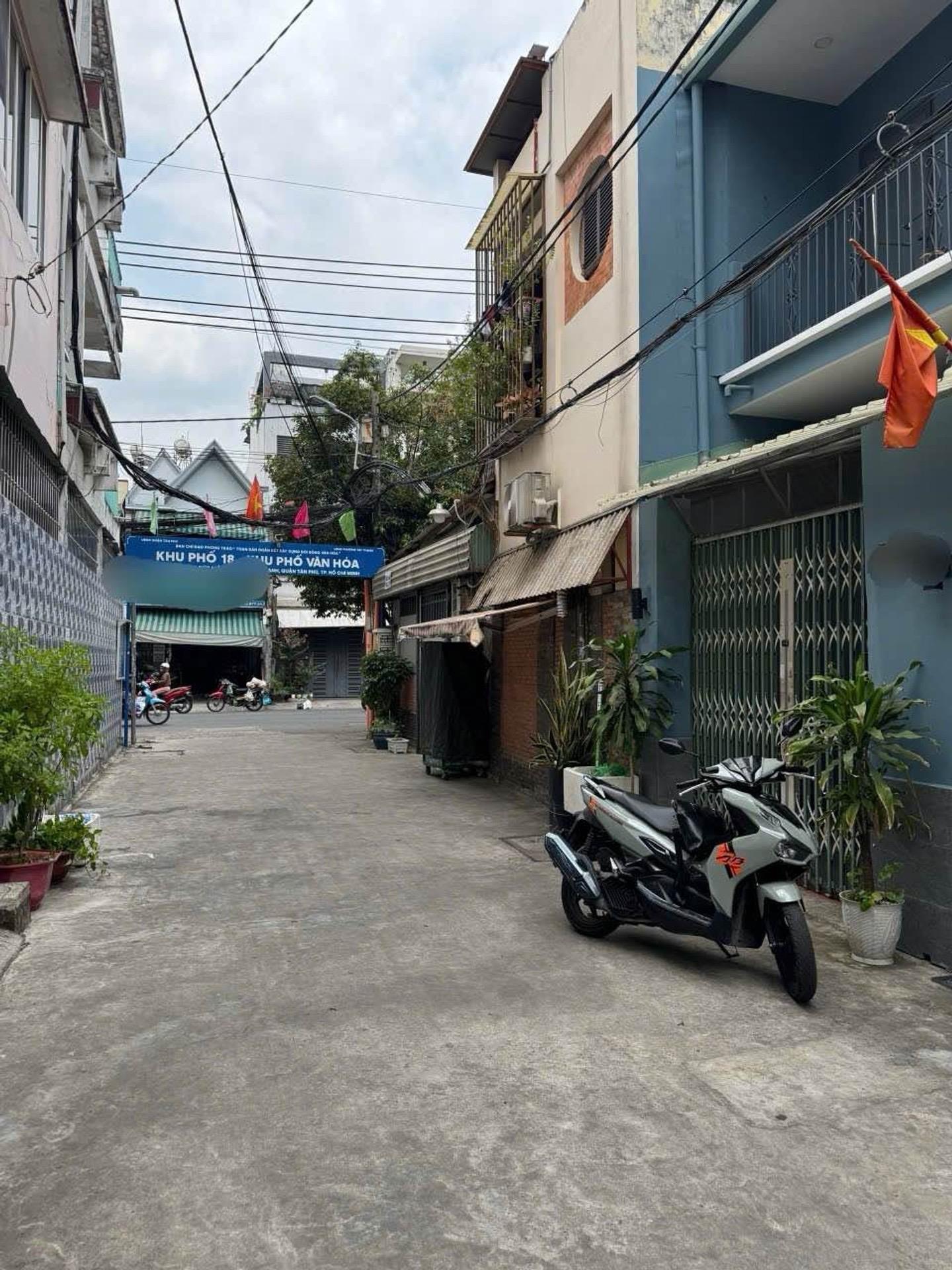 Bán nhanh nhà riêng sổ đỏ 50 m2 tại Đường Dương Đức Hiền - Tây Thạnh - Tân Phú, giá 6,8 tỷ