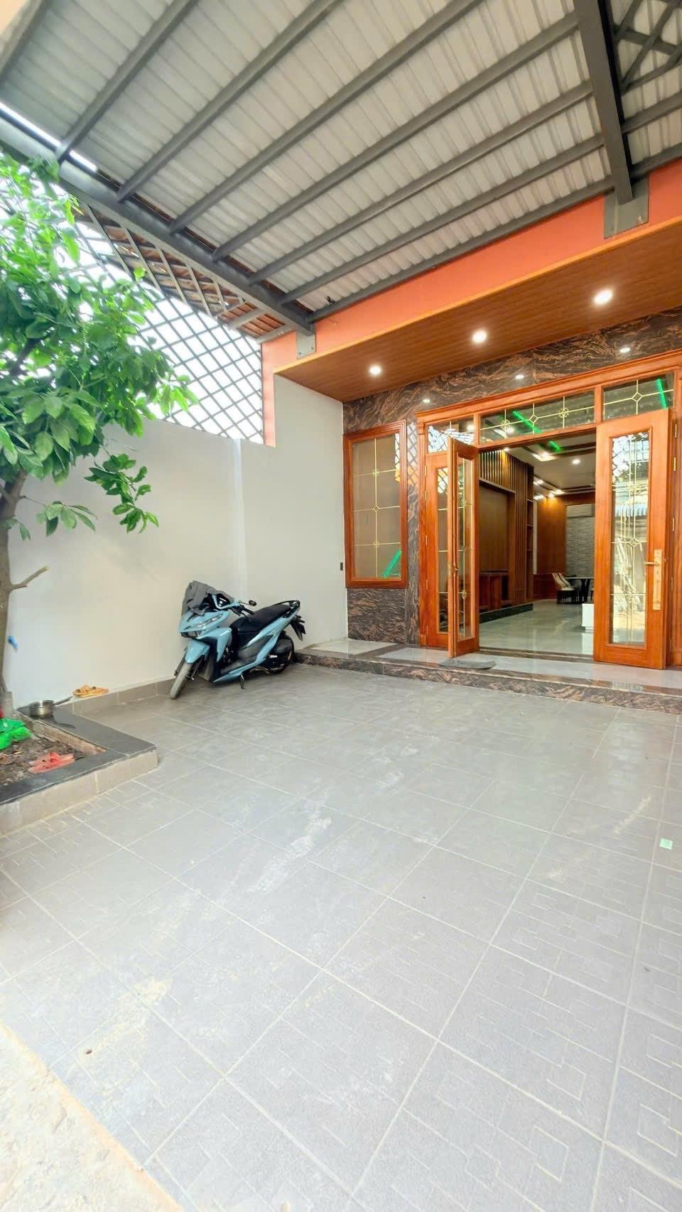 Bán căn nhà 100 m2, hướng Bắc tại Đường Lê Hồng Phong - Tân Đông Hiệp - Dĩ An, giá 4,85 tỷ