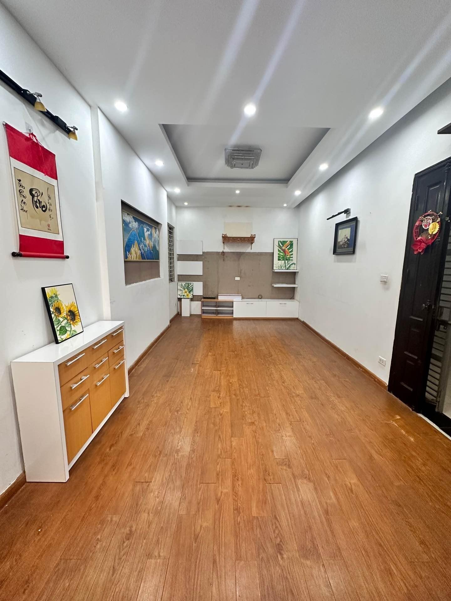 Bán gấp chung cư 84 m2, giá 5 tỷ tại Đường 1 - Ngọc Thụy - Long Biên - Hà Nội