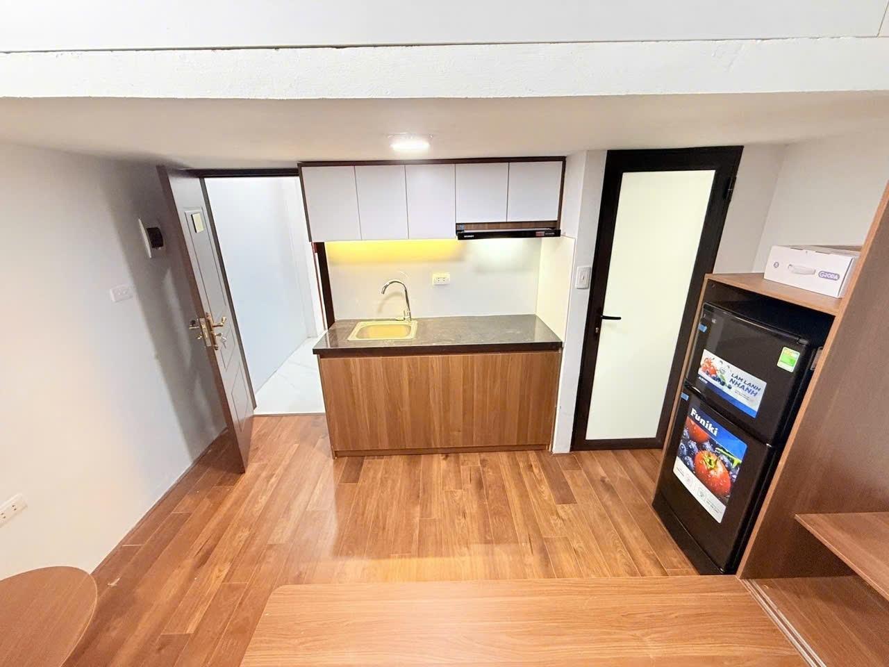 Cần bán gấp bán nhanh nhà đẹp 64 m2, hướng Đông-Nam tại Phố Trung Kính - Cầu Giấy, giá 17,9 tỷ