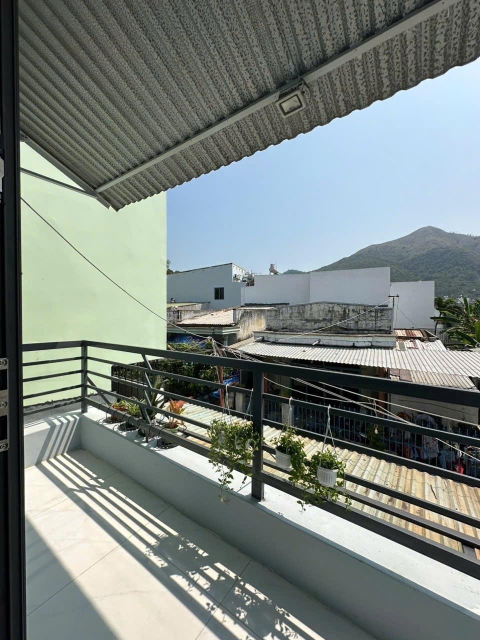 Cần bán gấp nhà sổ riêng 80 m2, hướng Đông-Bắc tại Đường 2/4 - Vĩnh Hòa - Nha Trang, giá 2,8 tỷ