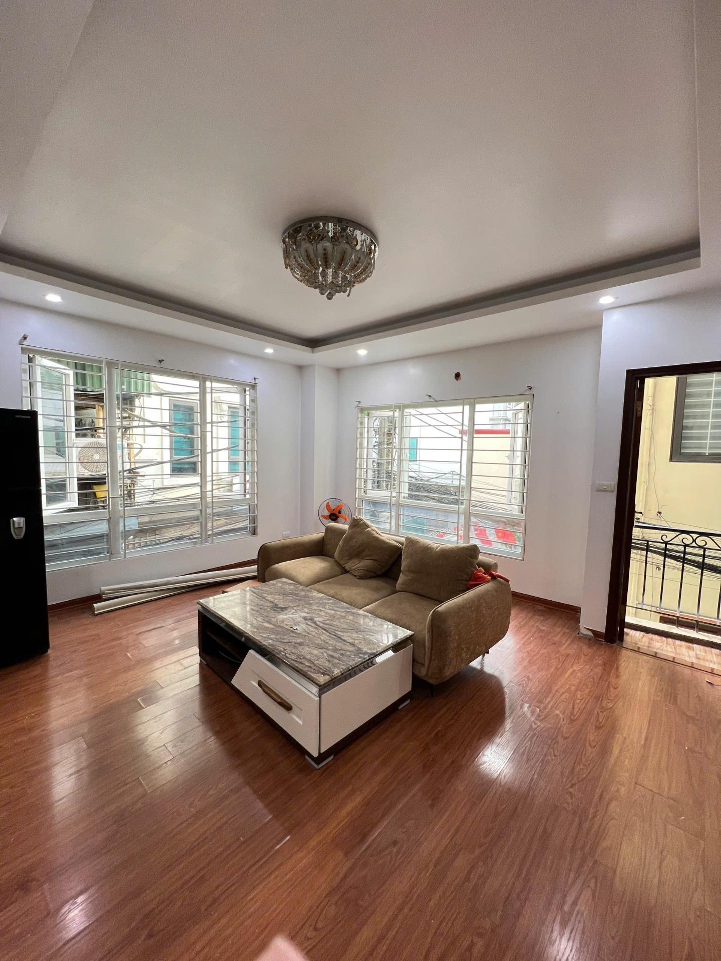 Cho thuê gấp căn nhà đẹp tại Quận Thanh Xuân - Hà Nội, 36 m2, giá 13 triệu/tháng