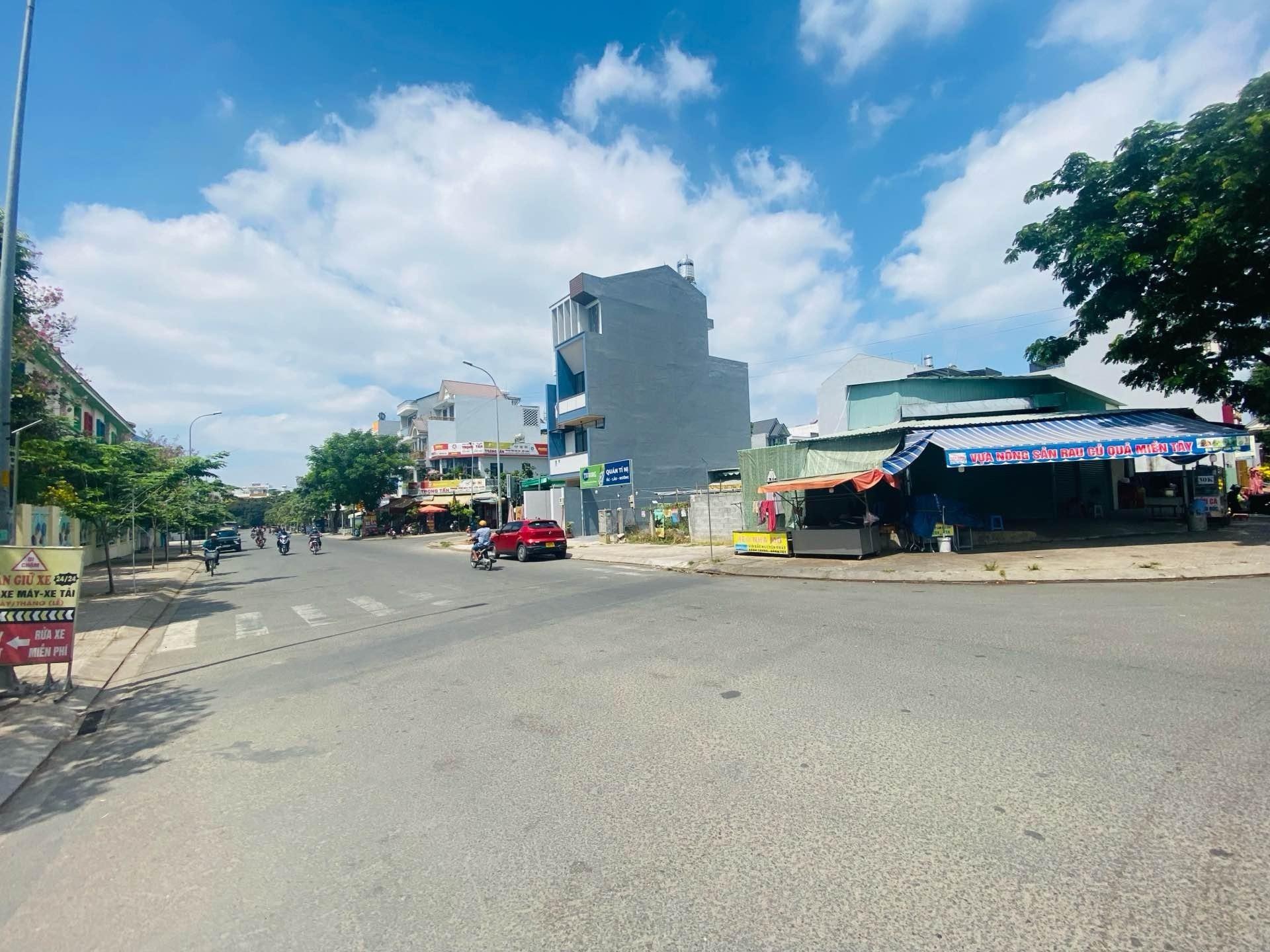 Sở hữu ngay lô đất 131 m2, hướng Đông-Nam tại Thủ Đức - TP Hồ Chí Minh, giá 14,8 tỷ