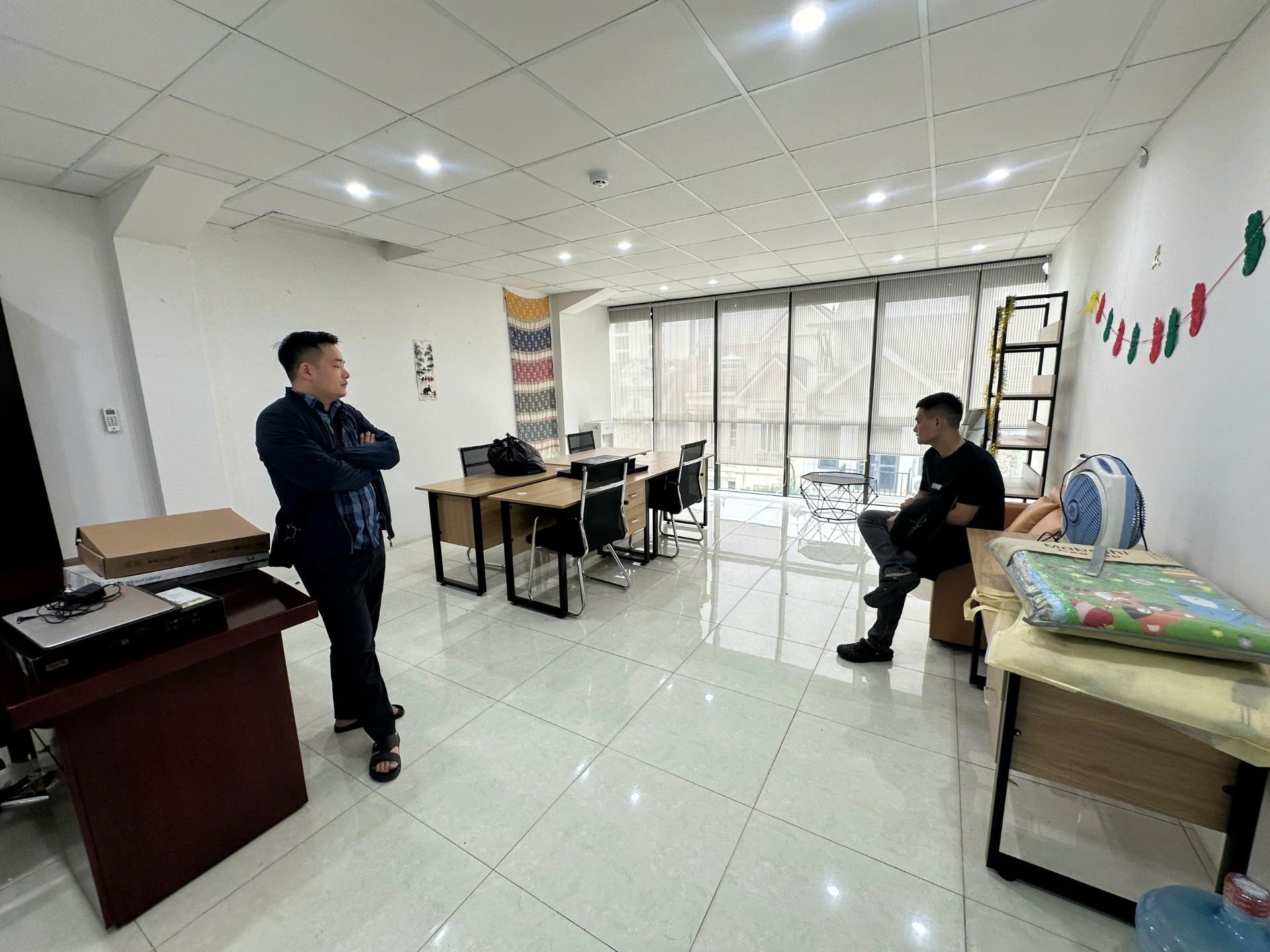 Cho thuê văn phòng 40 m2 sàn thông, view thoáng khu liền kề simco sông đà vạn phúc