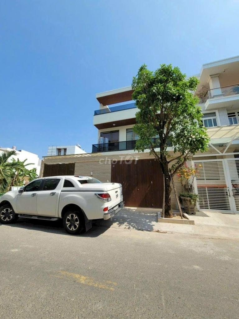 Chuyển nhượng nhà biệt thự liền lề 240 m2, giá 56 tỷ tại Phường An Phú - Quận 2 - TP Hồ Chí Minh