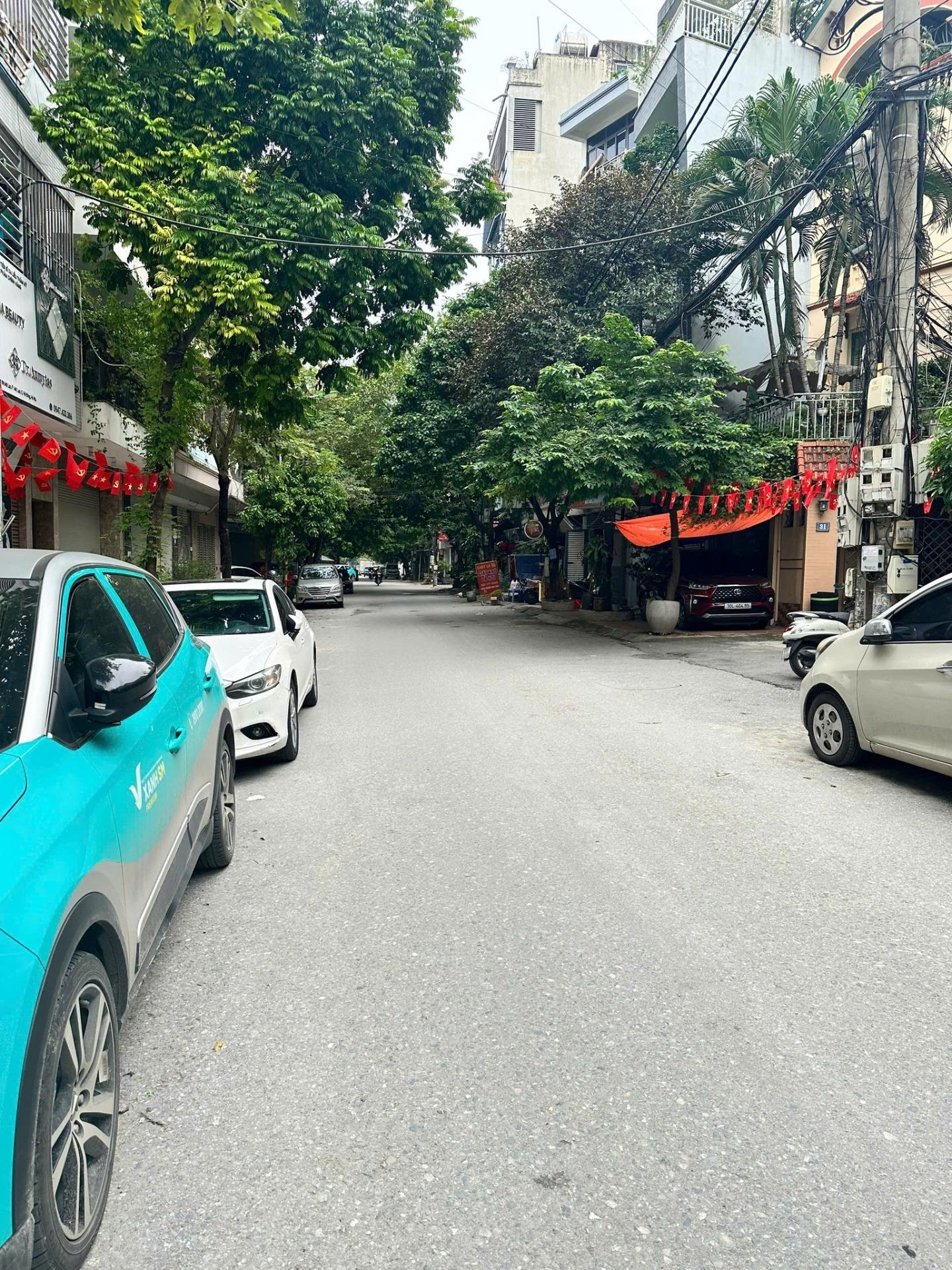 Cho thuê văn phòng Tầng 1- Dịch vụ Mỗ Lao, Đường 18M , phù hợp làm văn phòng đại diện