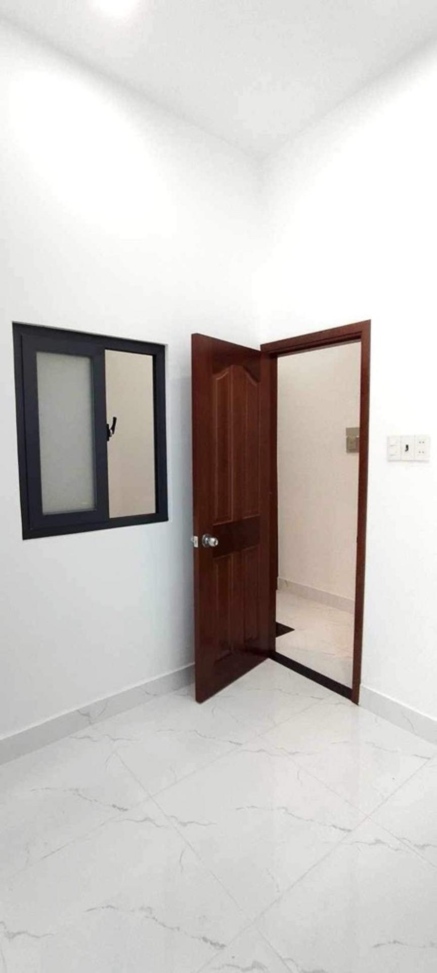 Cần bán ngay nhà sổ riêng 36 m2 tại Đường Âu Dương Lân - 3 - Quận 8, giá 880 triệu