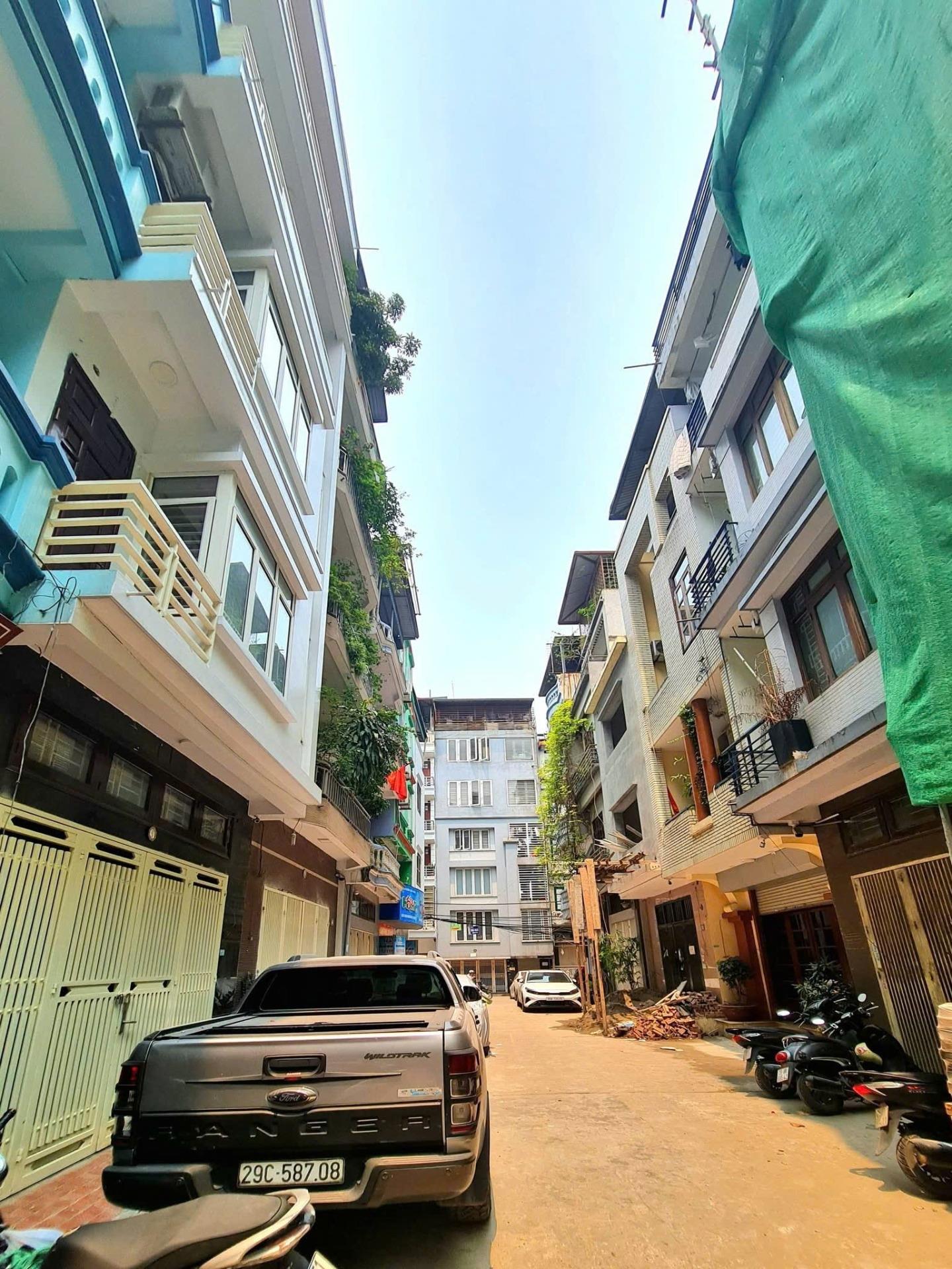 Cần bán nhanh nhà riêng 53 m2 tại Đường Huỳnh Thúc Kháng - Đống Đa - Hà Nội, giá 26 tỷ