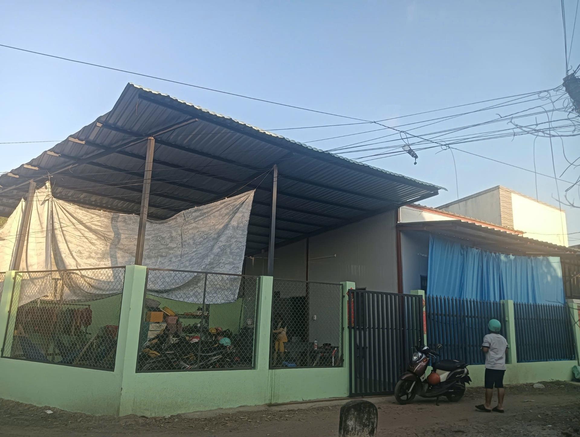 Cần bán gấp nhà sổ riêng 118 m2, hướng Đông tại Thị trấn Phước Hải - Đất Đỏ, giá 1,3 tỷ