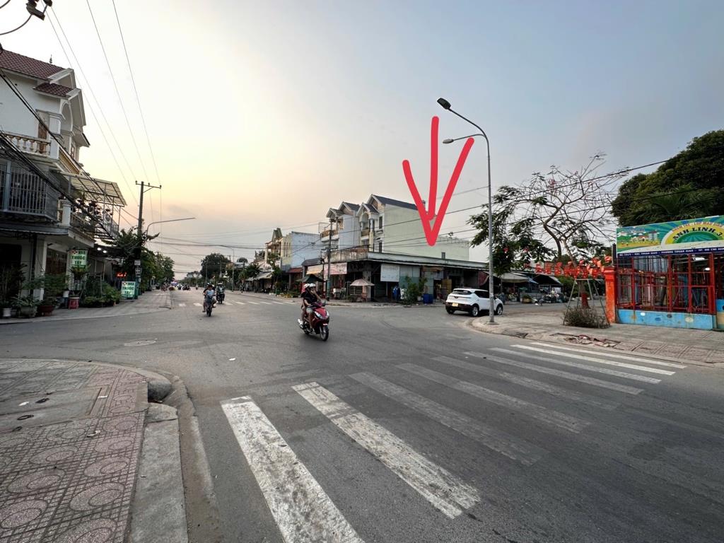 Bán nhà mặt phố 322 m2 tại Đường Mỹ Phước Tân Vạn - Thuận Giao - Thuận An, giá 16,25 tỷ