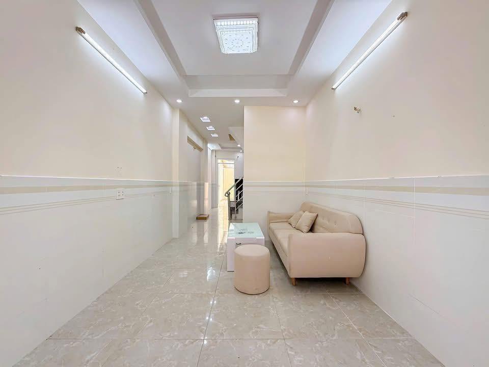 Cần bán gấp bán nhanh nhà đẹp 47 m2 tại Đường Huỳnh Tấn Phát - Phú Thuận - Quận 7, giá 790 triệu