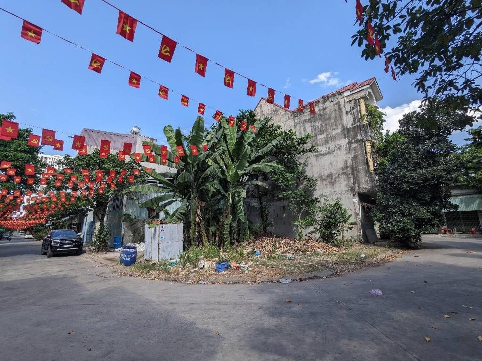 Cần bán gấp nhà sổ hồng riêng 30 m2 tại Đường Nguyễn Tri Phương - Dĩ An - Dĩ An, giá 1,6 tỷ