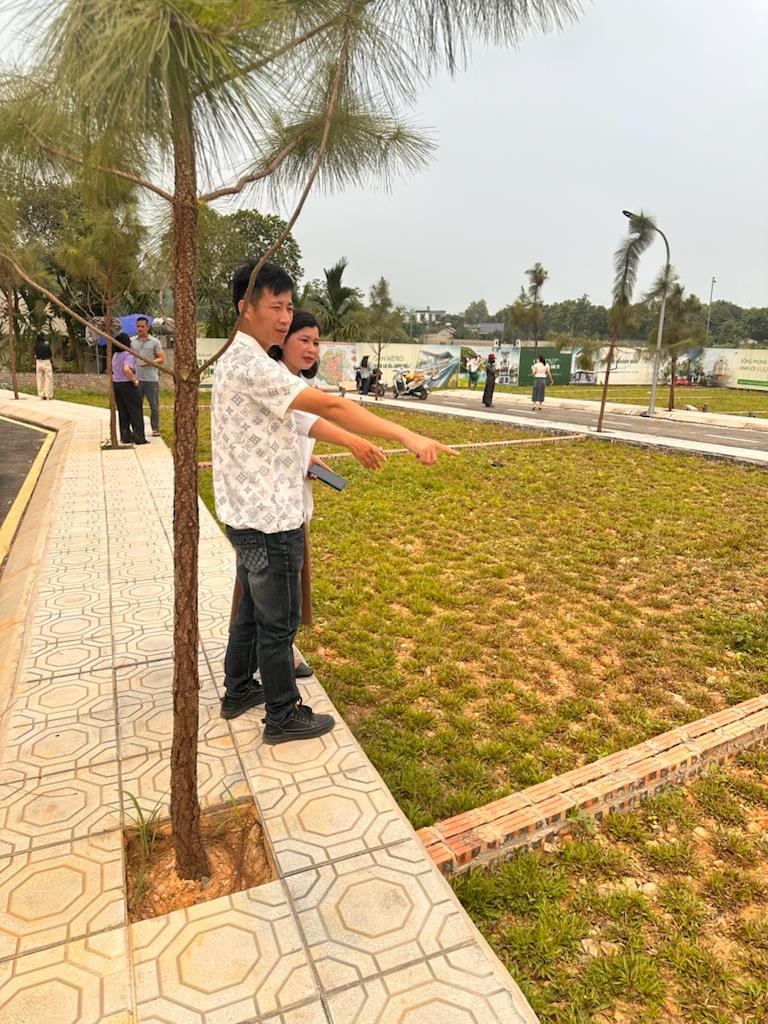 Cần bán gấp đất 100 m2 tại Xã Đồng Trúc - Thạch Thất - Hà Nội, giá 2,7 tỷ