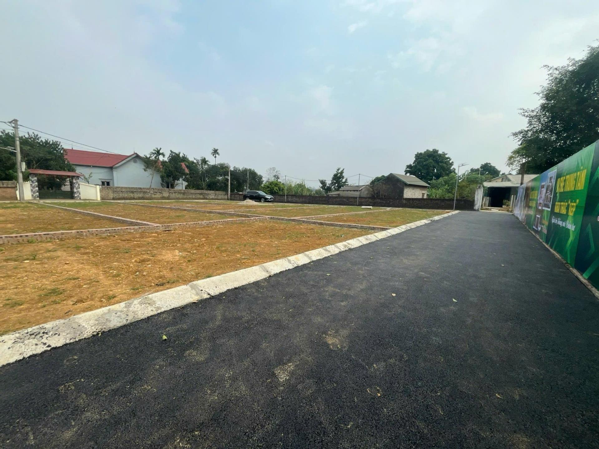 Cần bán nhanh lô đất nền 100 m2 tại Đường 21A - Phú Cát - Quốc Oai - Hà Nội, giá 2,5 tỷ