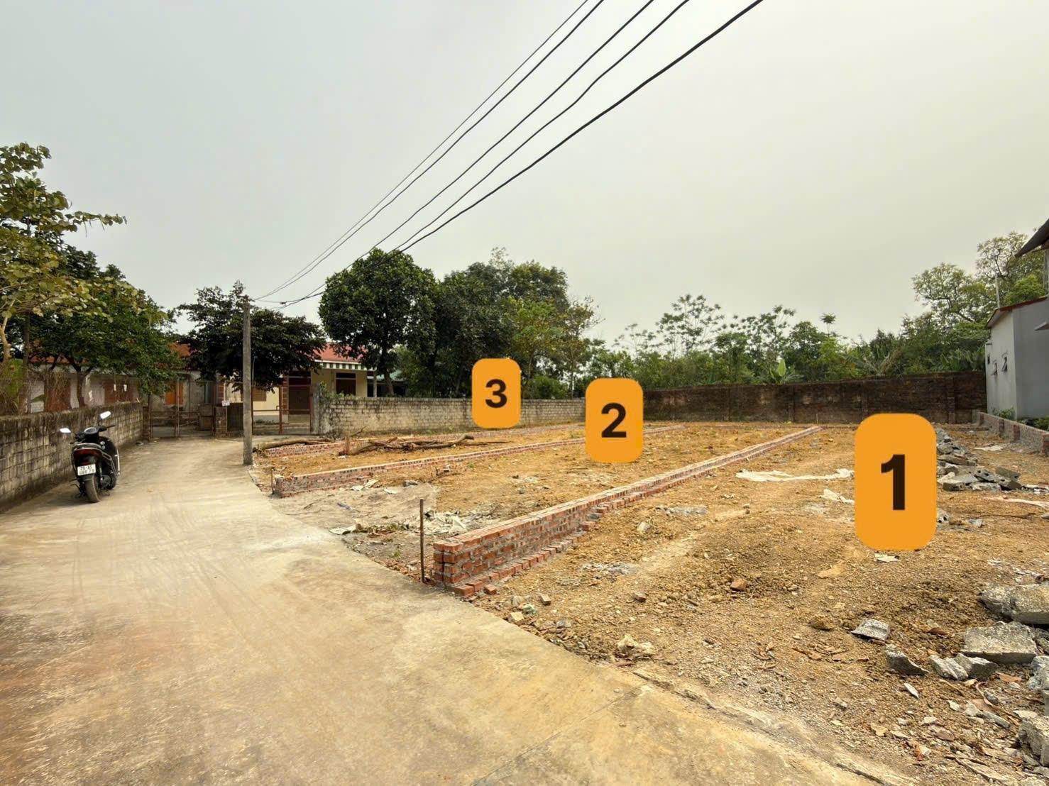 Cần bán gấp miếng đất 100 m2 tại Xã Phú Cát - Quốc Oai - Hà Nội, giá 1,9 tỷ