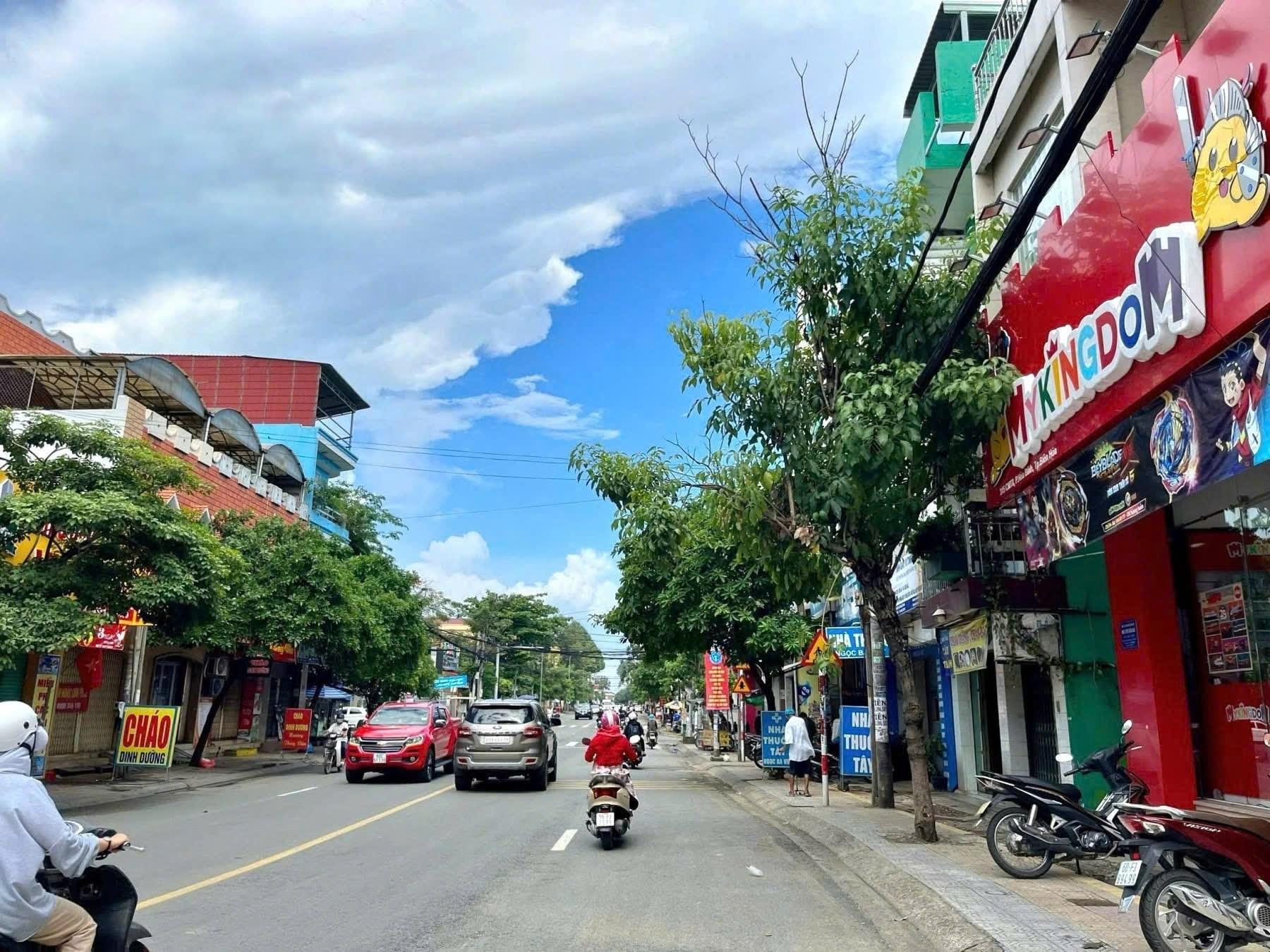 CHO Thuê mặt tiền đường chính Cách Mạng Tháng 8