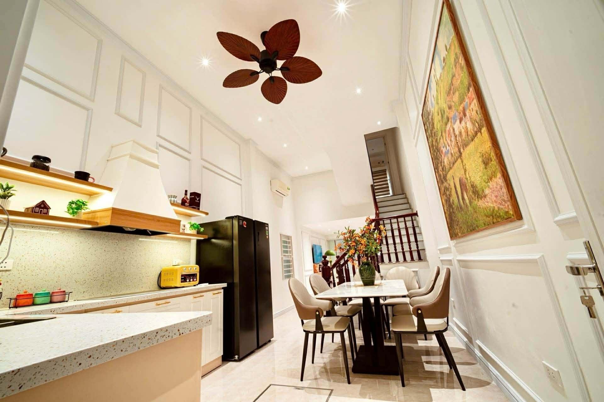 Bán gấp nhà riêng sổ đỏ 45 m2 tại Phố Kim Mã - Kim Mã - Ba Đình - Hà Nội, giá 16 tỷ