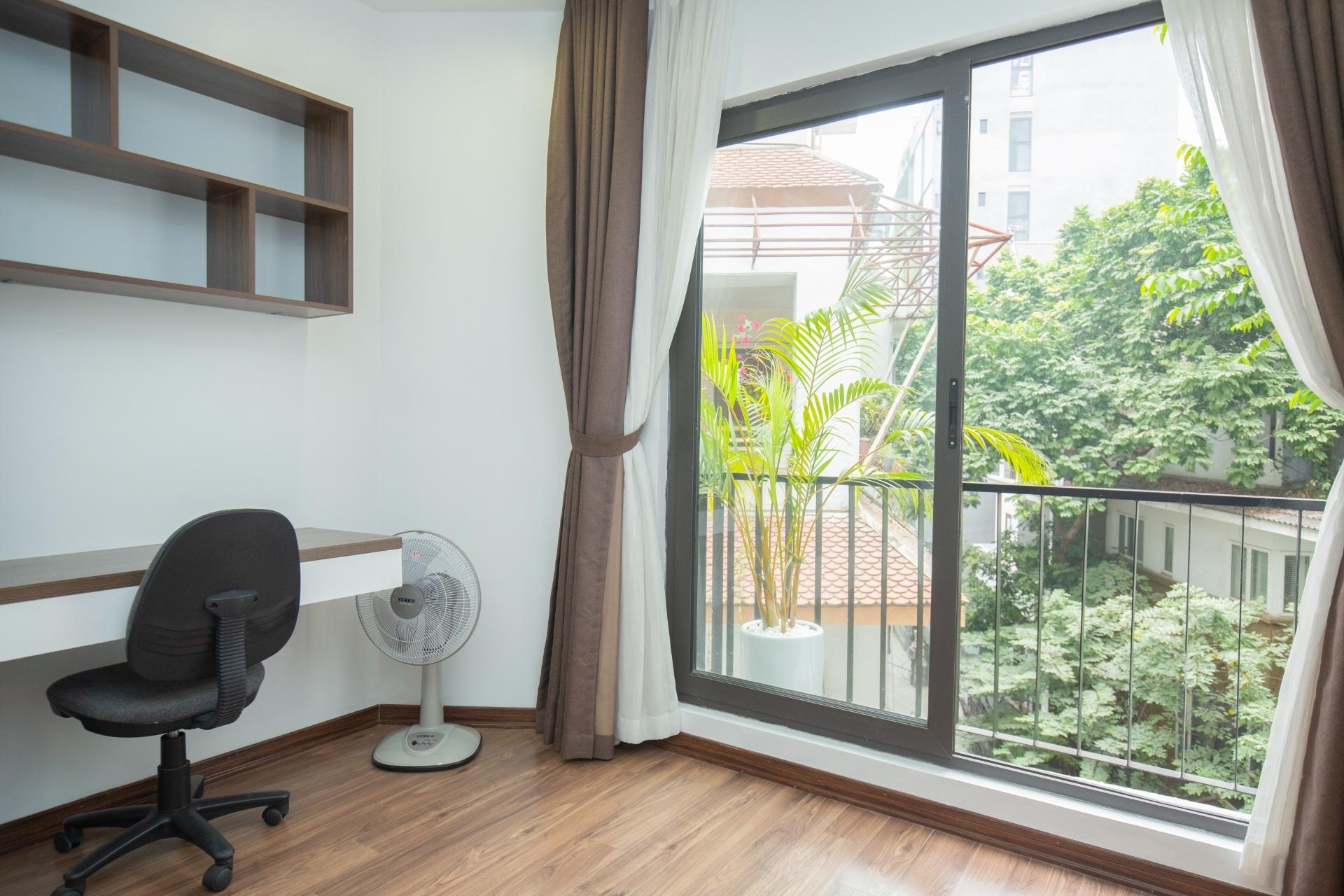 Căn hộ dịch vụ phố Đào Tấn cho thuê căn 1 ngủ 55m². Giá thuê căn hộ 17tr/tháng.