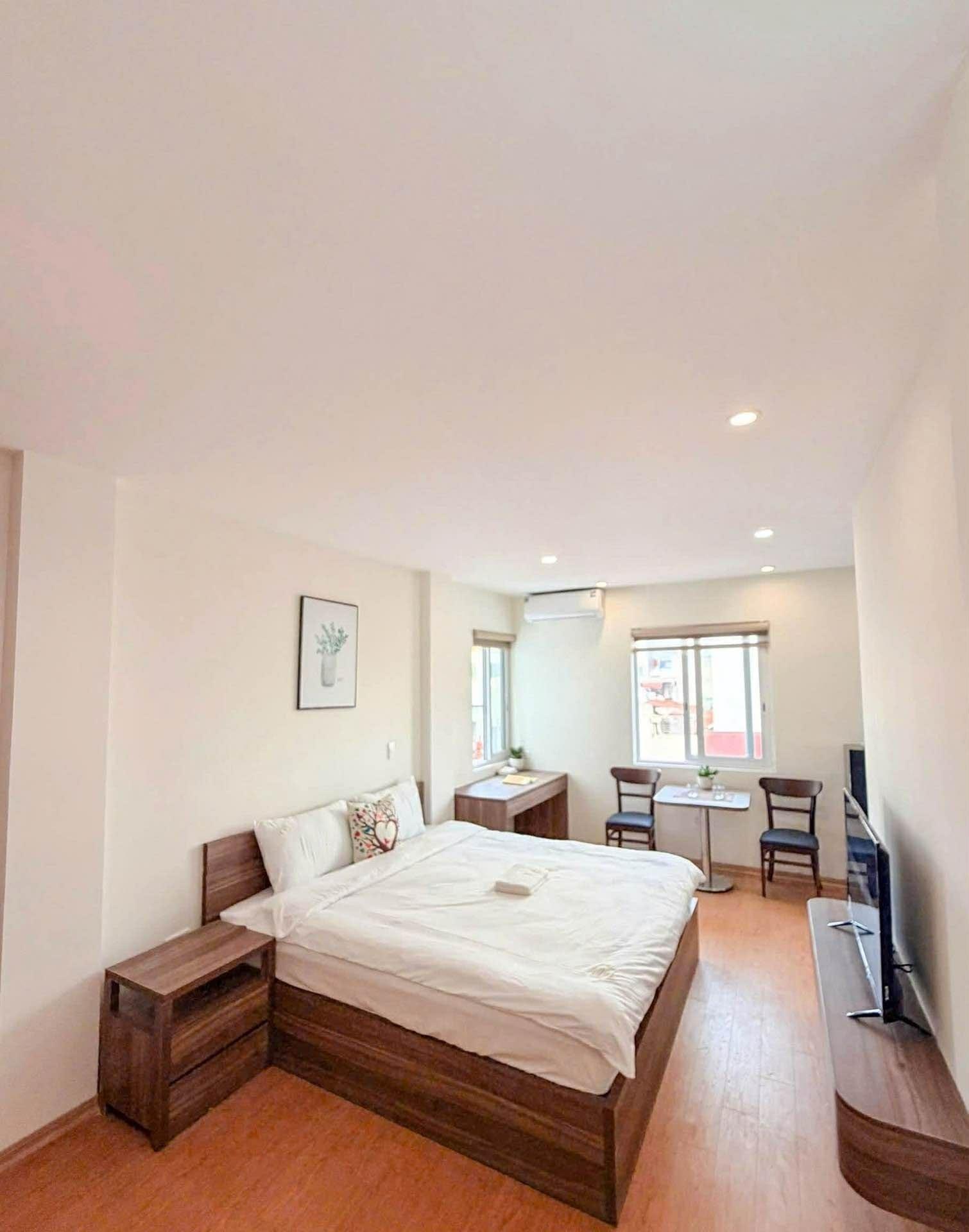 Bán gấp nhà đẹp 40 m2 tại Đường Trịnh Công Sơn - Bưởi - Tây Hồ - Hà Nội, giá 11 tỷ