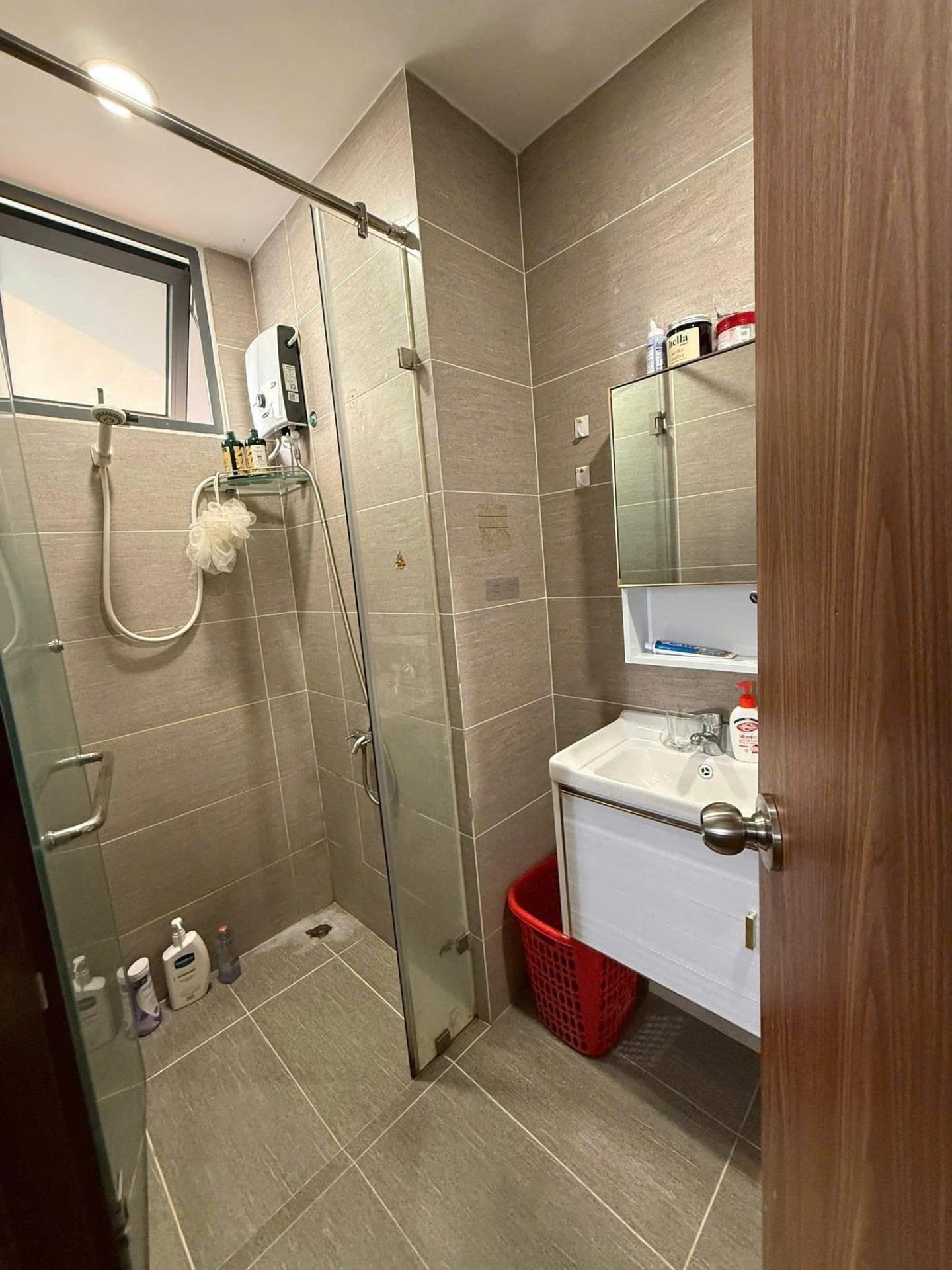 Cần cho thuê căn hộ chung cư 93 m2 tại Đường Lạc Long Quân - Quận 11, giá 14 triệu/tháng