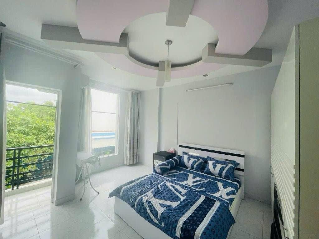 Chuyển nhượng nhà sổ riêng 60 m2 tại Đường Huỳnh Tấn Phát - Phú Thuận - Quận 7, giá 7,05 tỷ