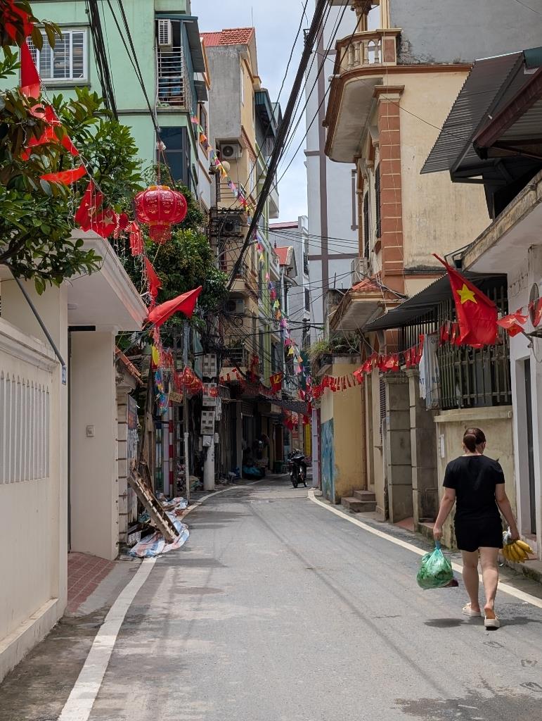 Cần bán gấp nhà sổ riêng 5 tầng, 33 m2, mặt tiền 4m tại Xã Kim Chung - Hoài Đức, giá 5,4 tỷ