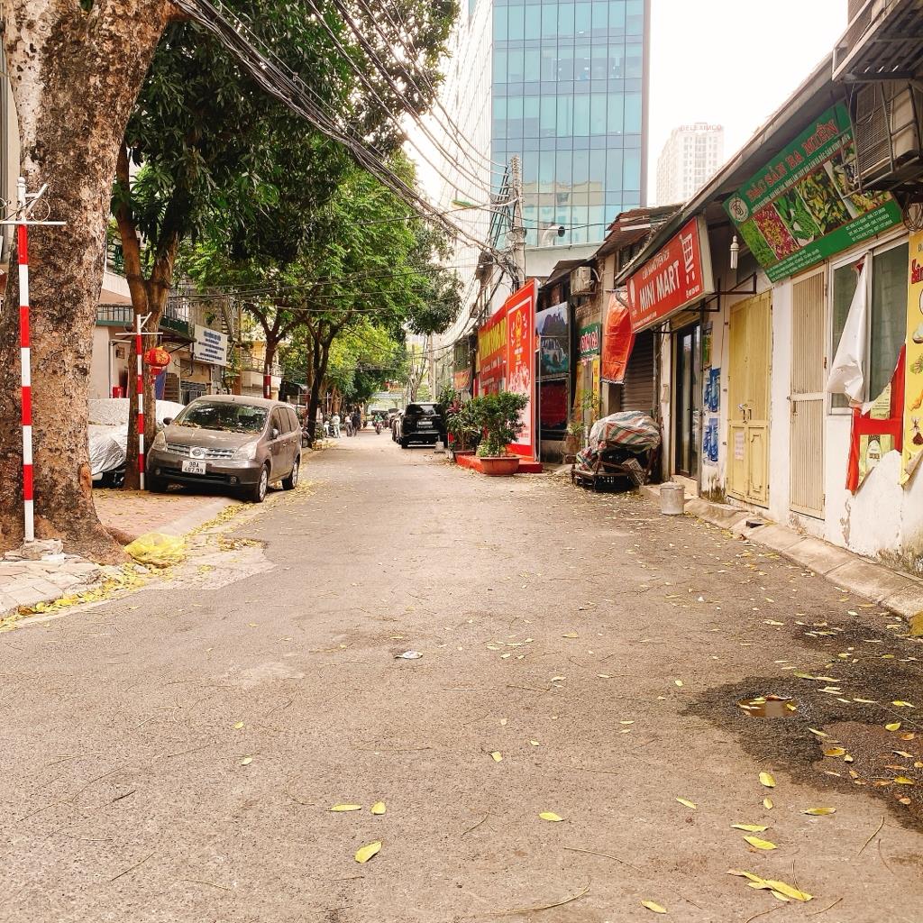 Cần bán gấp căn nhà riêng 2 tầng, 60 m2, mặt tiền 4m tại Đường Hoàng Quốc Việt, giá 12,6 tỷ