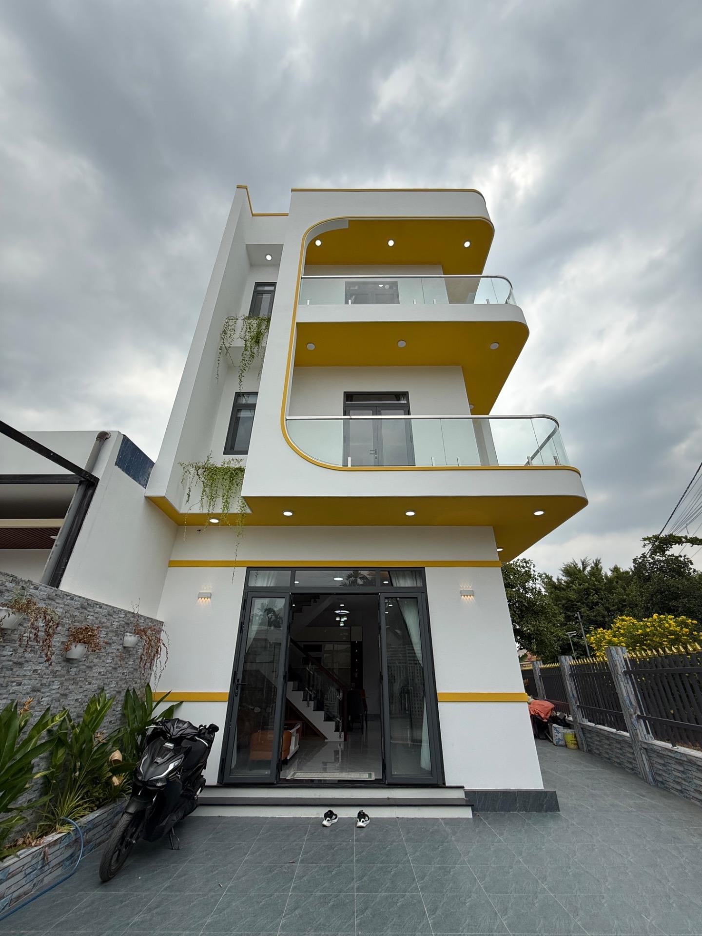 Cần bán gấp nhà riêng 130 m2, hướng Tây-Bắc tại Đường An Thạnh 15 - Thuận An, giá 5,6 tỷ