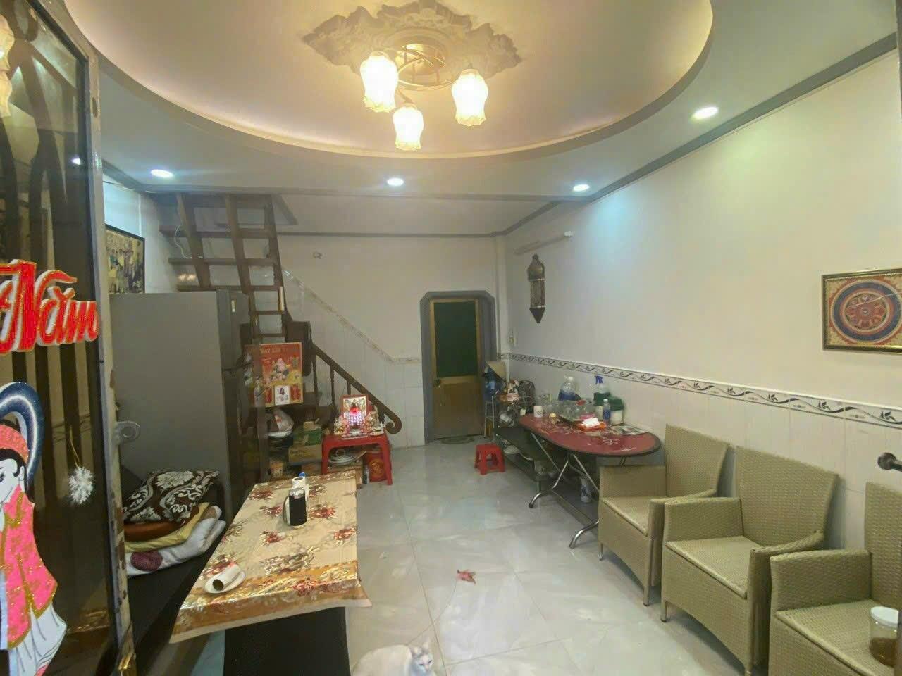 Bán nhanh nhà riêng sổ đỏ 38,5 m2 tại Đường Phạm Phú Thứ - 11 - Tân Bình, giá 1,85 tỷ