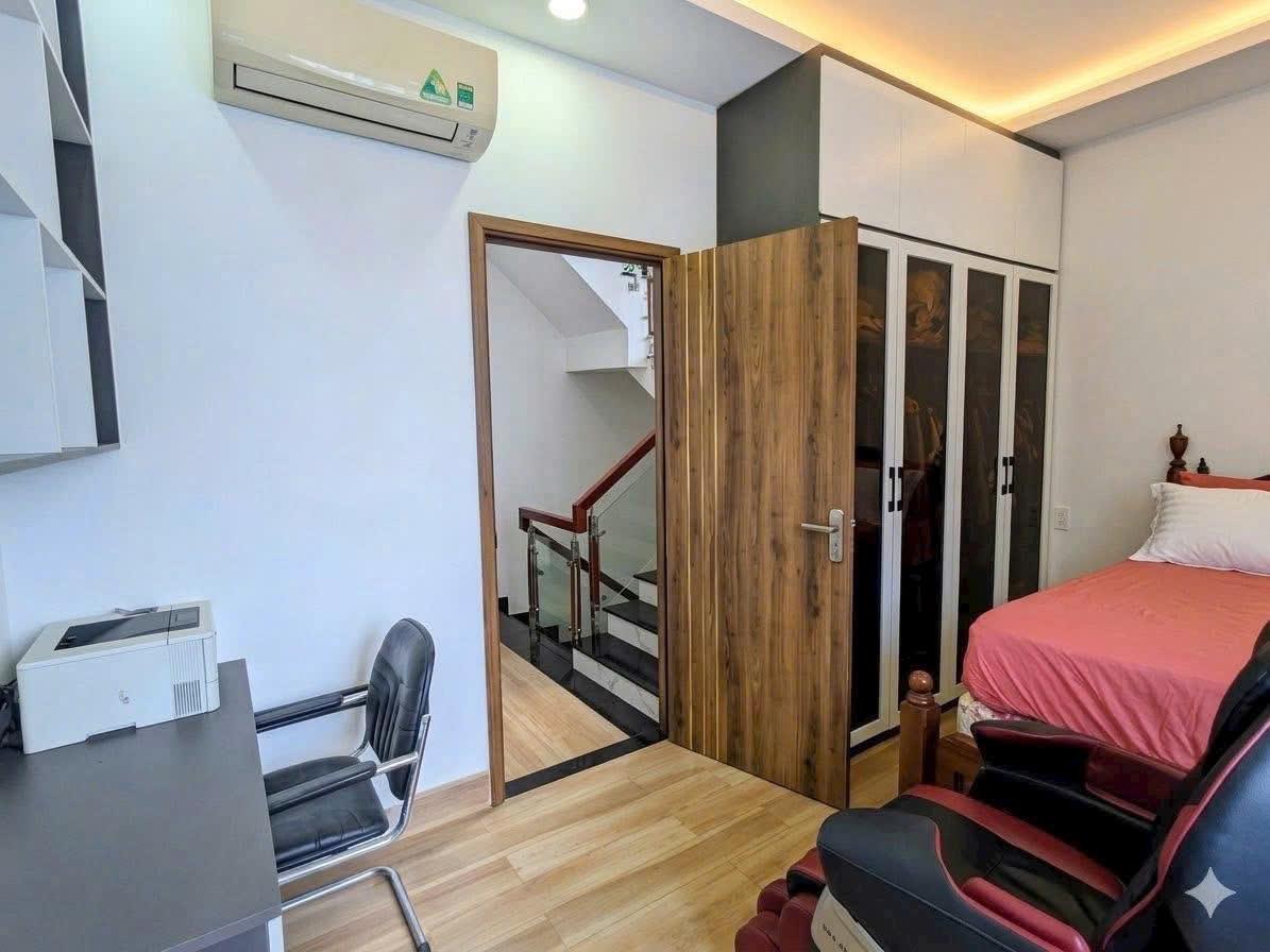 Cần bán nhà sổ riêng 3 tầng, 45 m2 tại Đường Huỳnh Tấn Phát - Phú Thuận - Quận 7, giá 5,45 tỷ