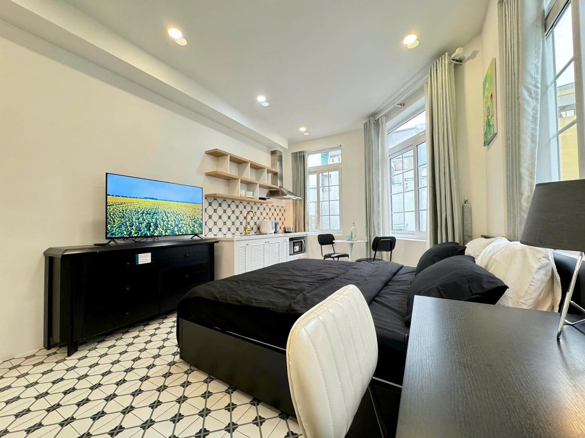 Cần cho thuê gấp căn 3 m2 tại Đường Đề Thám - Quận 1 - TP Hồ Chí Minh, giá 11 triệu/tháng