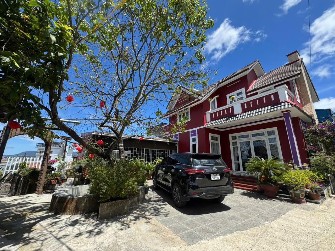 Cần bán ngay căn nhà 300 m2 tại Đường Hùng Vương - Đà Lạt - Lâm Đồng, giá 18 tỷ