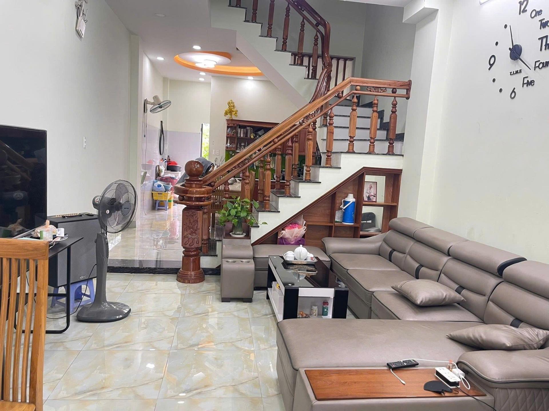 Bán nhà mặt phố đẹp 60 m2, hướng Đông-Bắc tại Phường Dĩ An - Dĩ An - Bình Dương, giá 5,8 tỷ