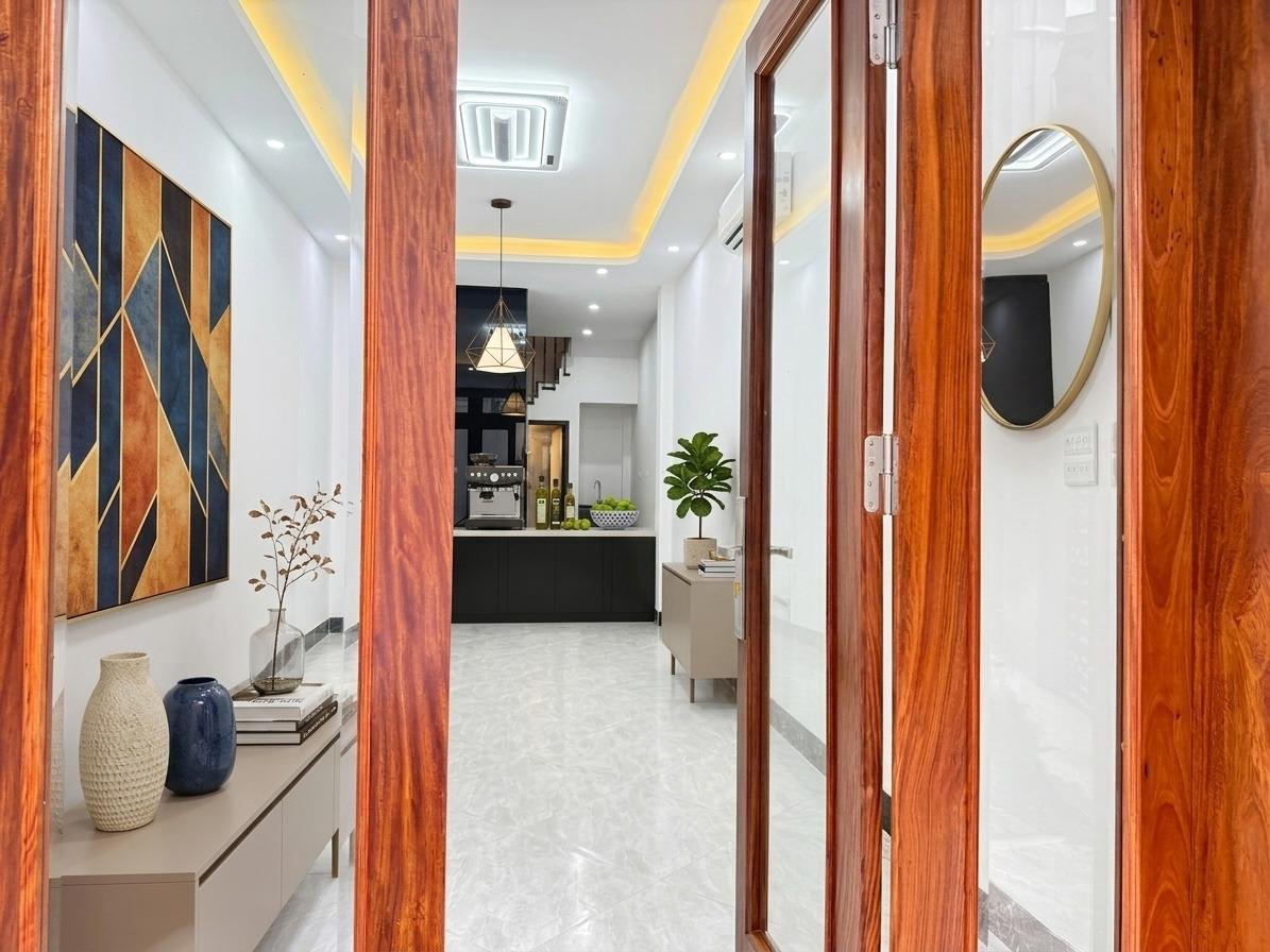 Sở hữu ngay nhà sổ riêng 36 m2 tại Đường Trương Định - Tân Mai - Hoàng Mai - Hà Nội, giá 12,2 tỷ