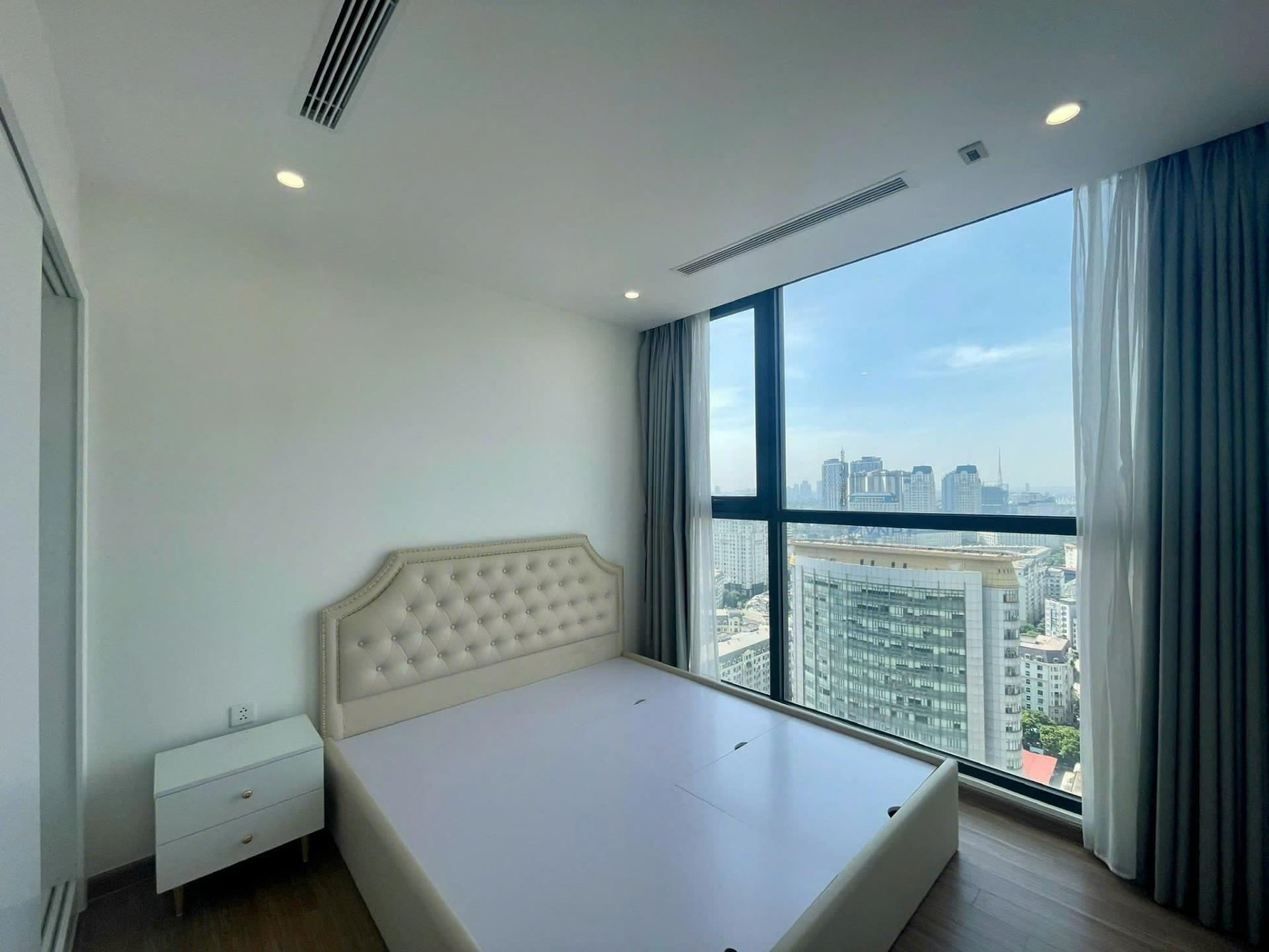 Cho thuê căn chung cư 68 m2 tại Đường Trần Duy Hưng - Cầu Giấy - Hà Nội, giá 20 triệu/tháng