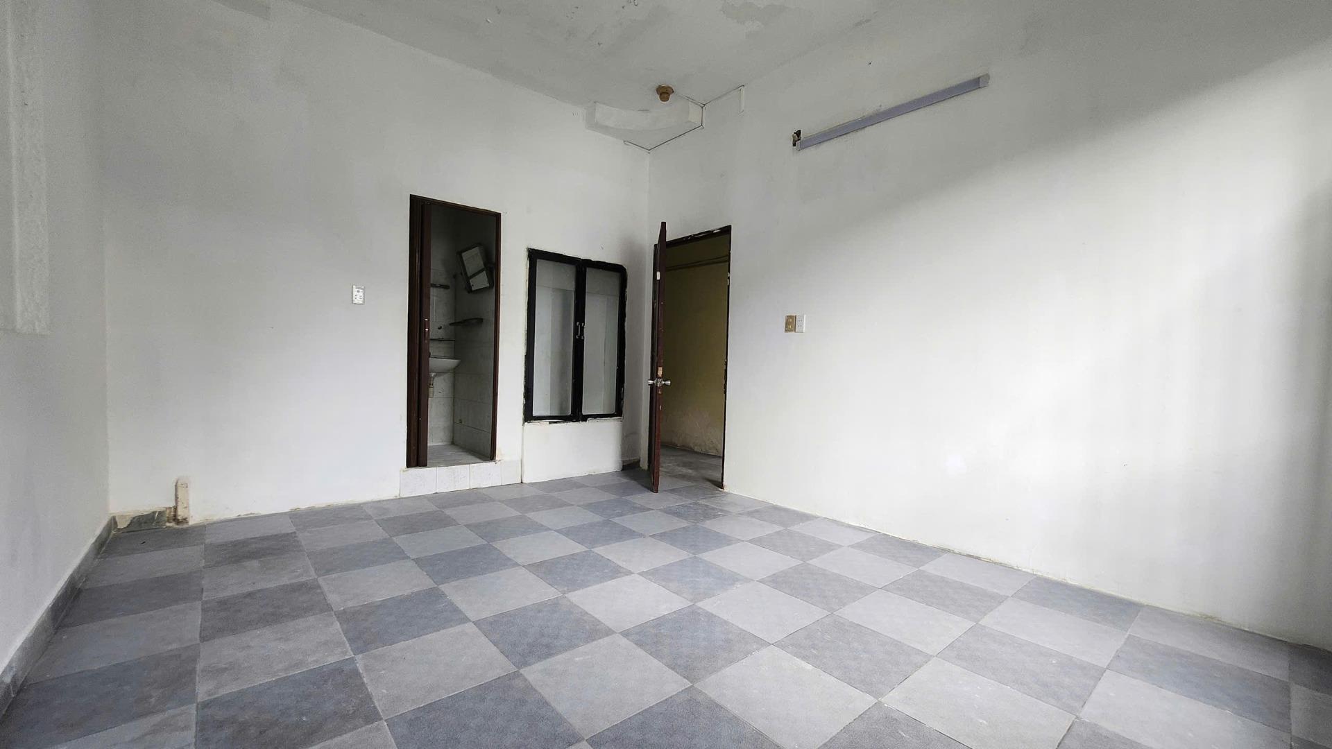 Cần cho thuê gấp nhà trọ phòng trọ 25 m2 tại Đường Hàn Hải Nguyên - 1 - Quận 11, giá 3 triệu/tháng