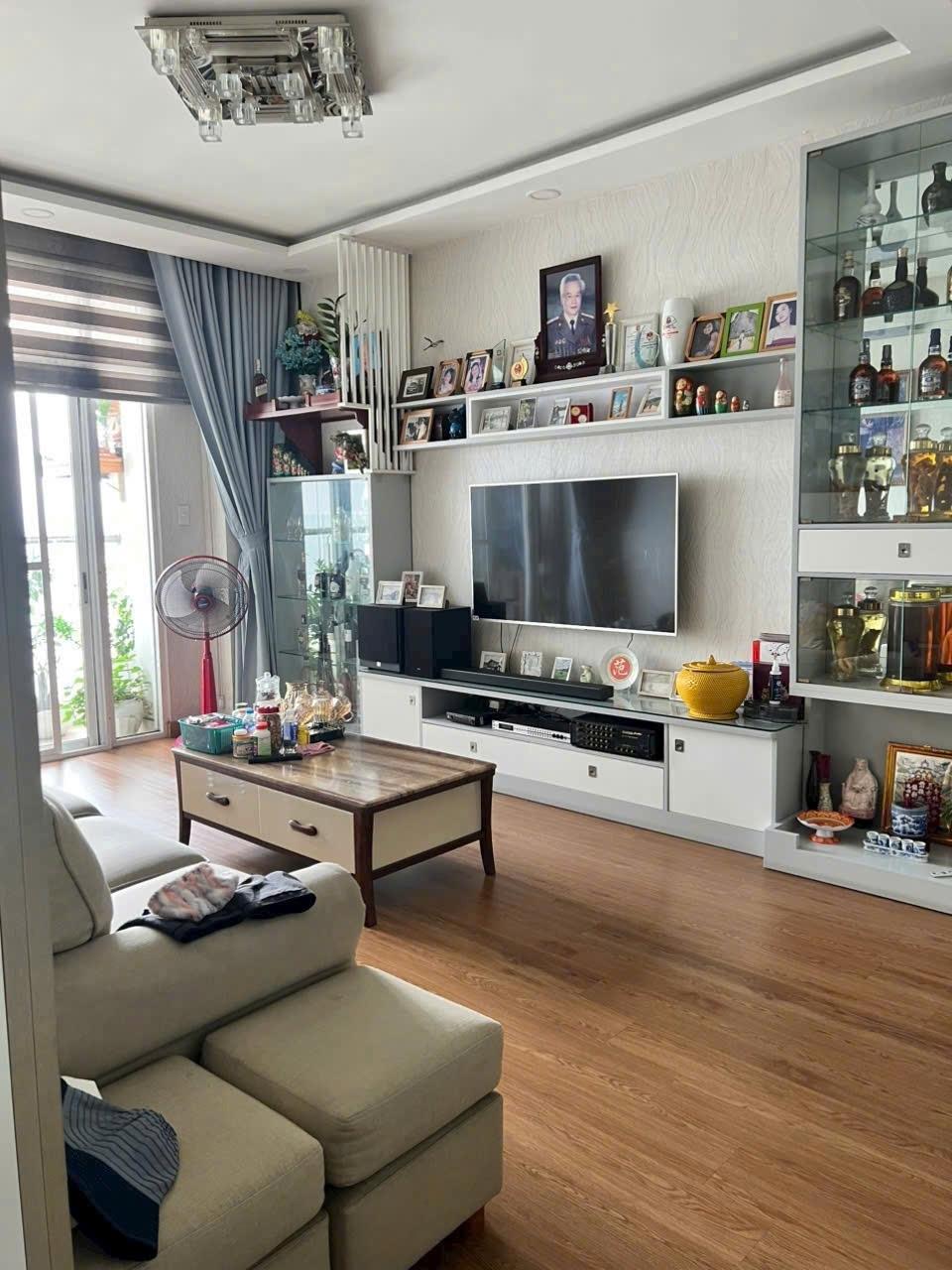 Cần cho thuê nhà chung cư 53 m2 tại Đường Trường Sa - Quận 3 - TP Hồ Chí Minh, giá 10 triệu/tháng